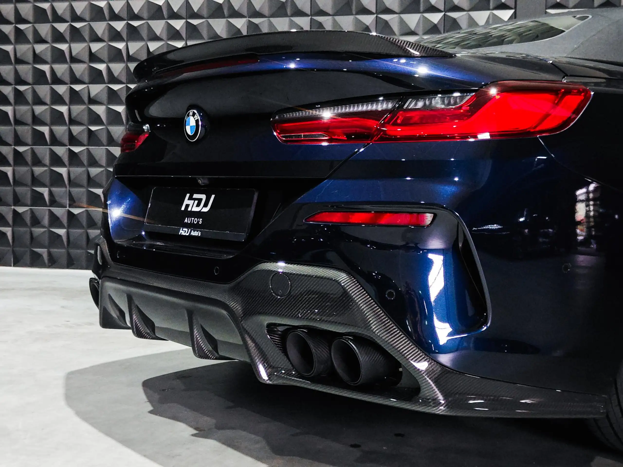 BMW - M850