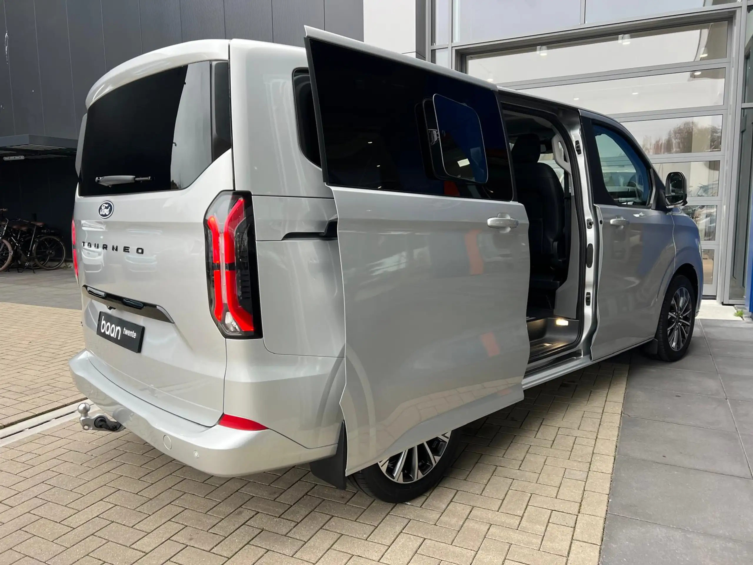 Ford - Tourneo Custom