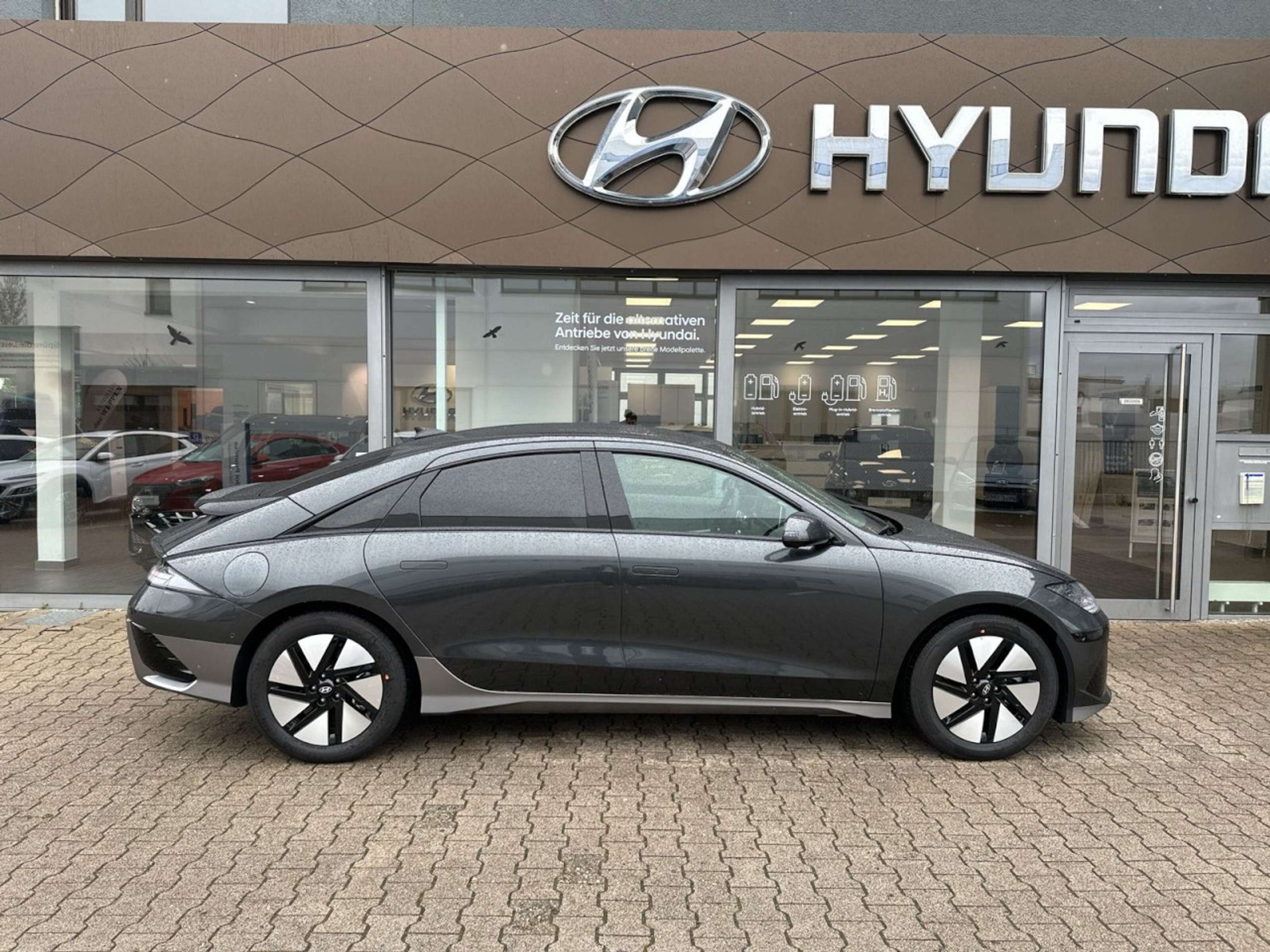 Hyundai - IONIQ 6