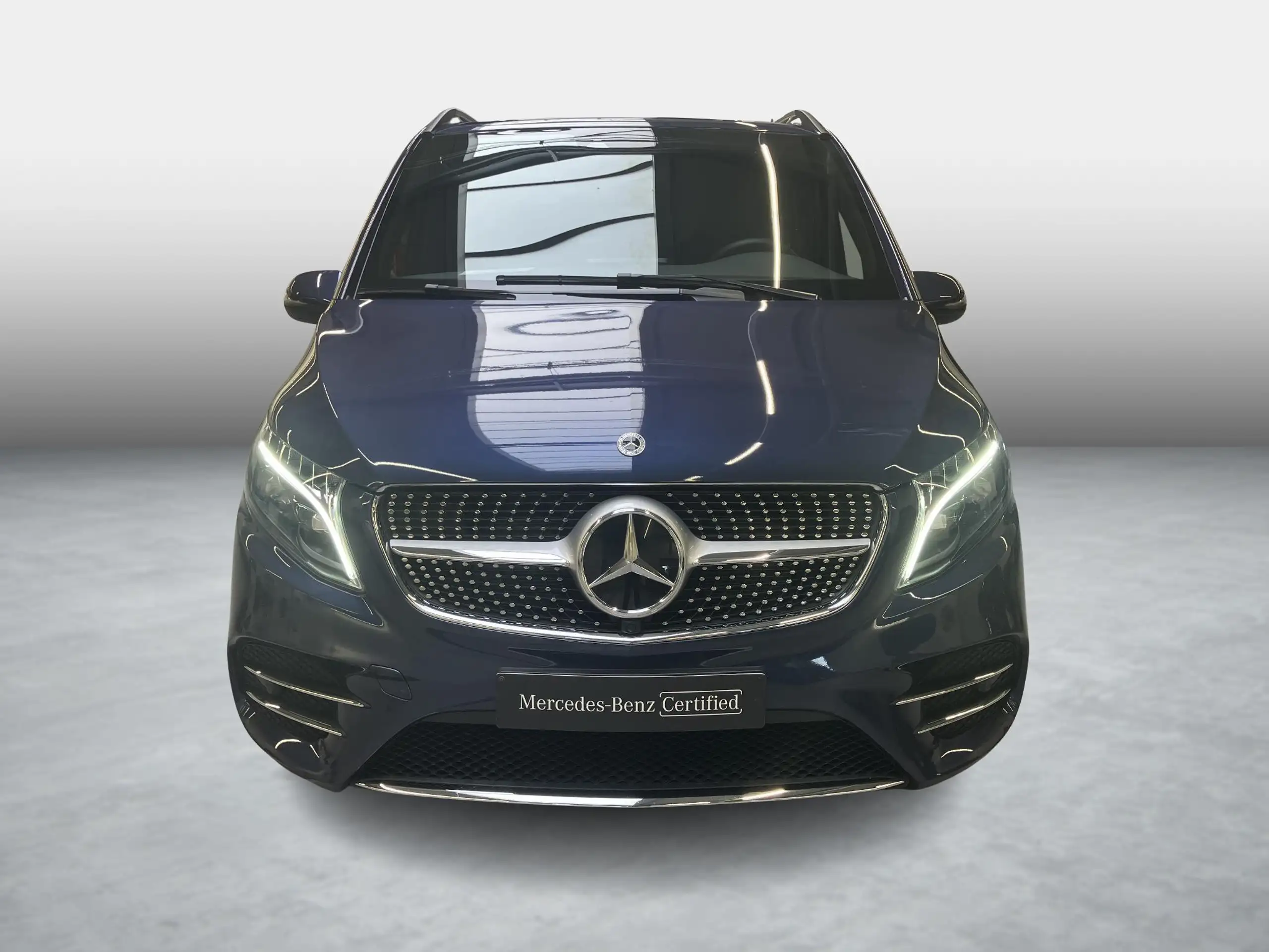 Mercedes-Benz - V 300