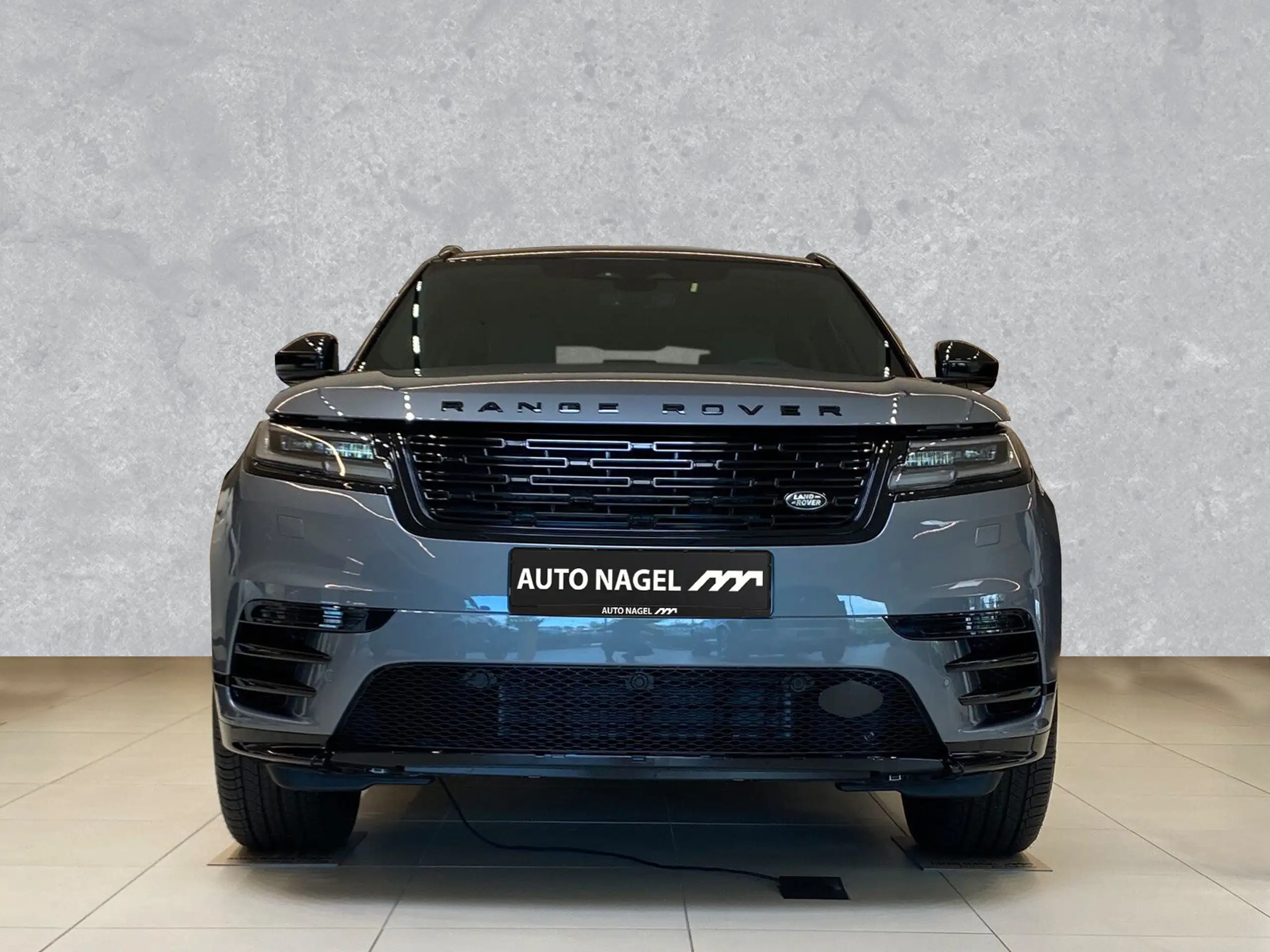 Land Rover - Range Rover Velar