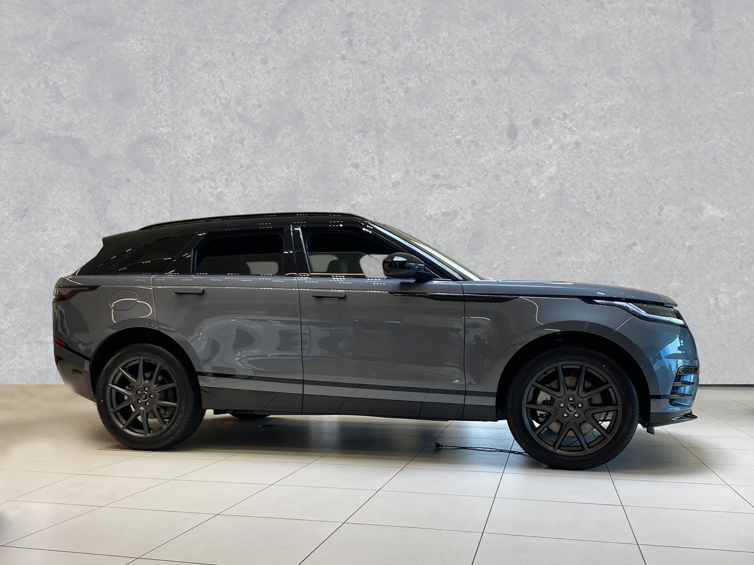 Land Rover - Range Rover Velar