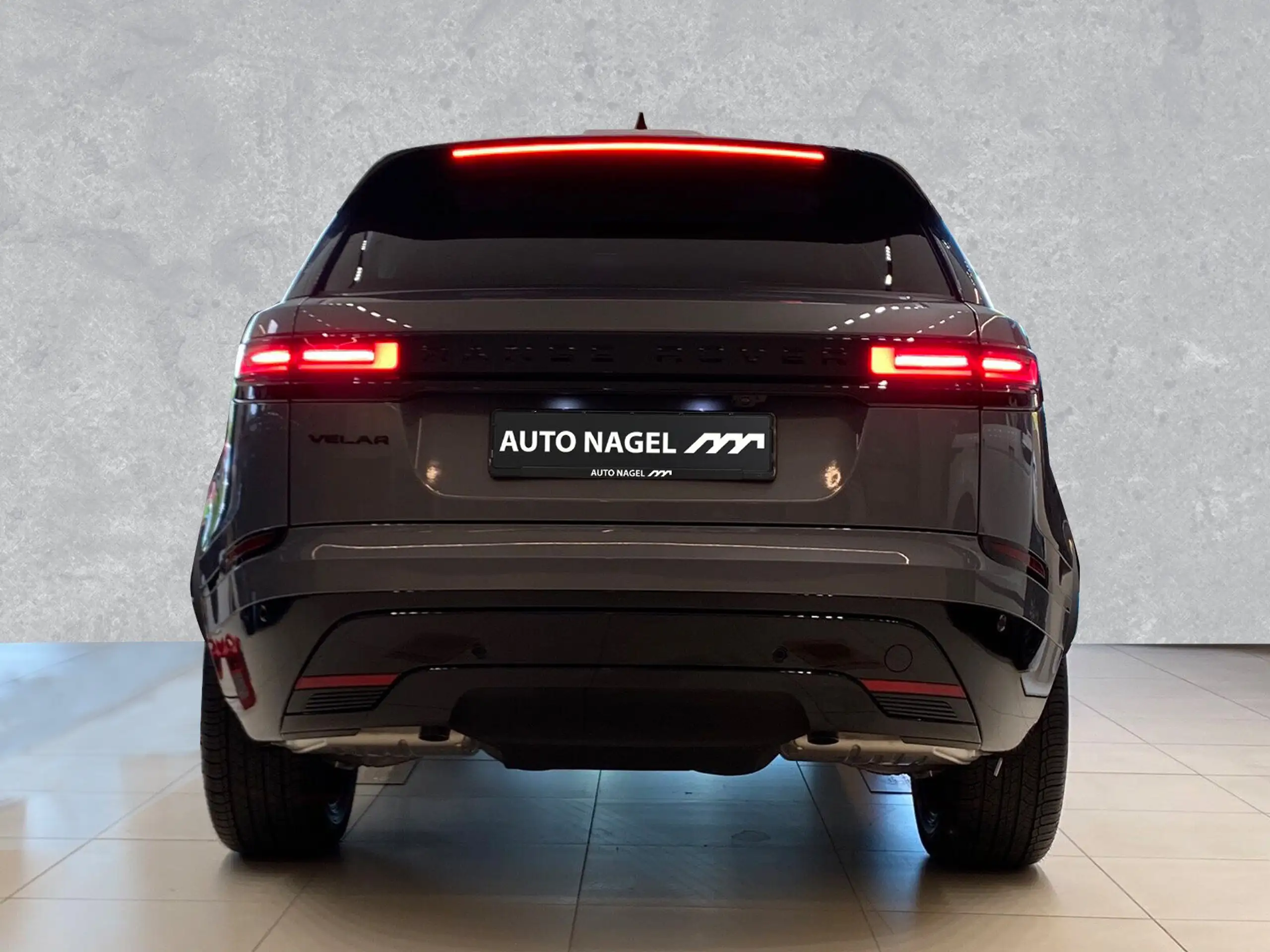 Land Rover - Range Rover Velar