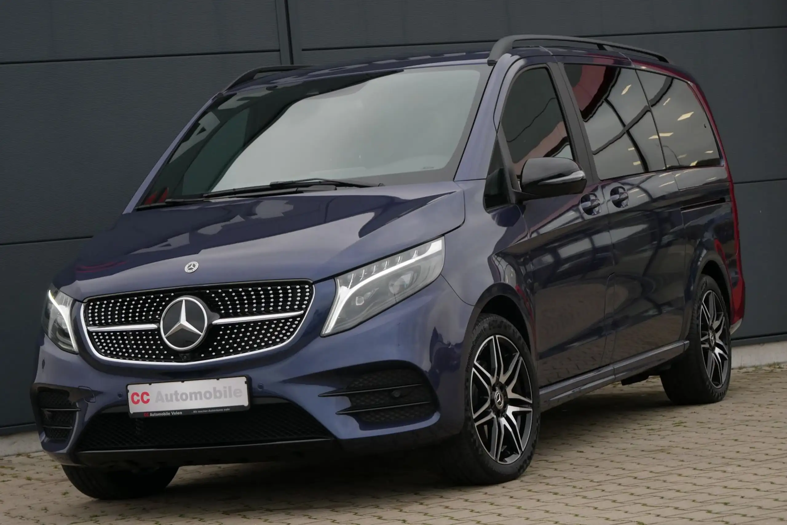 Mercedes-Benz - V 300