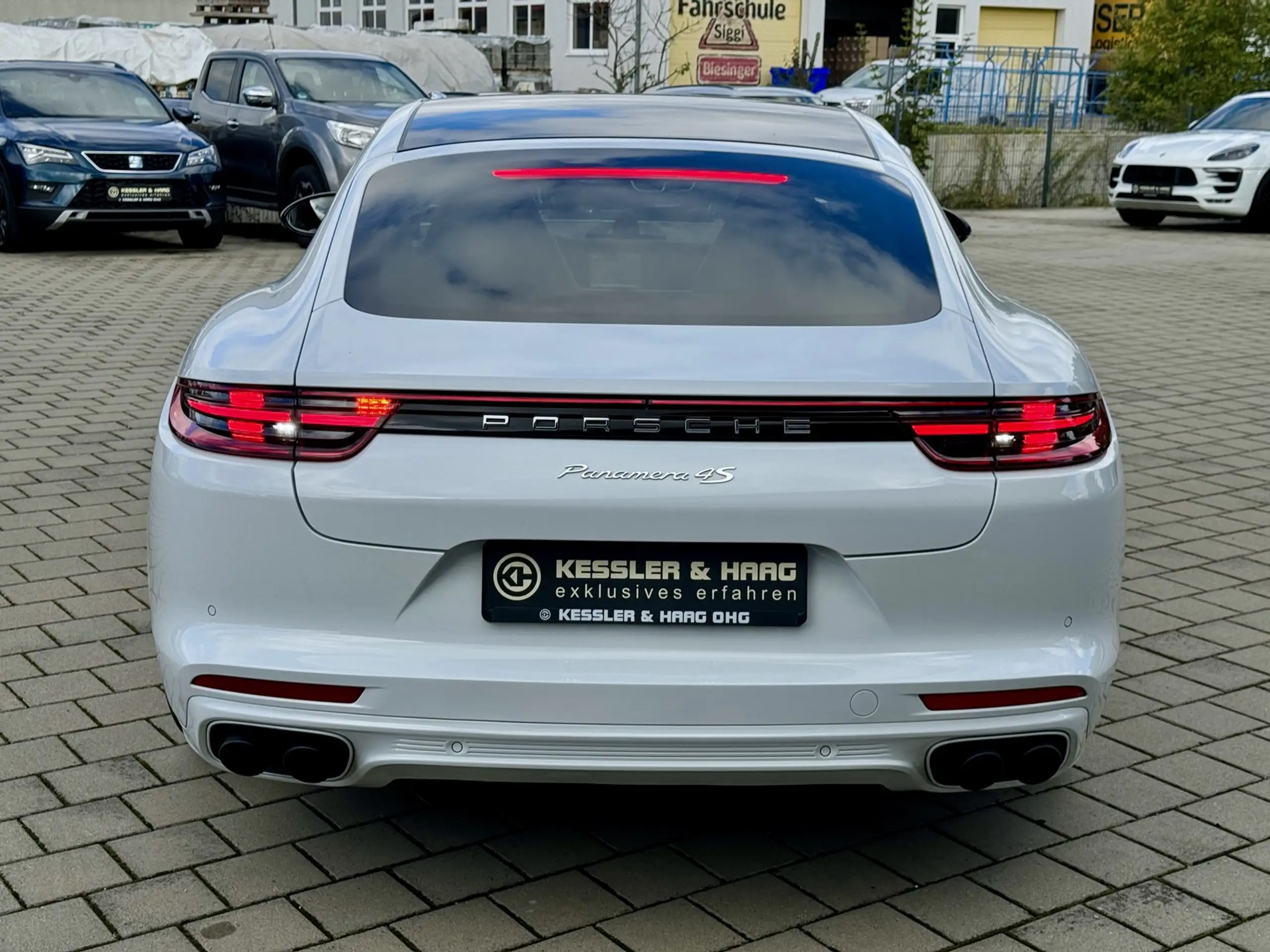 Porsche - Panamera