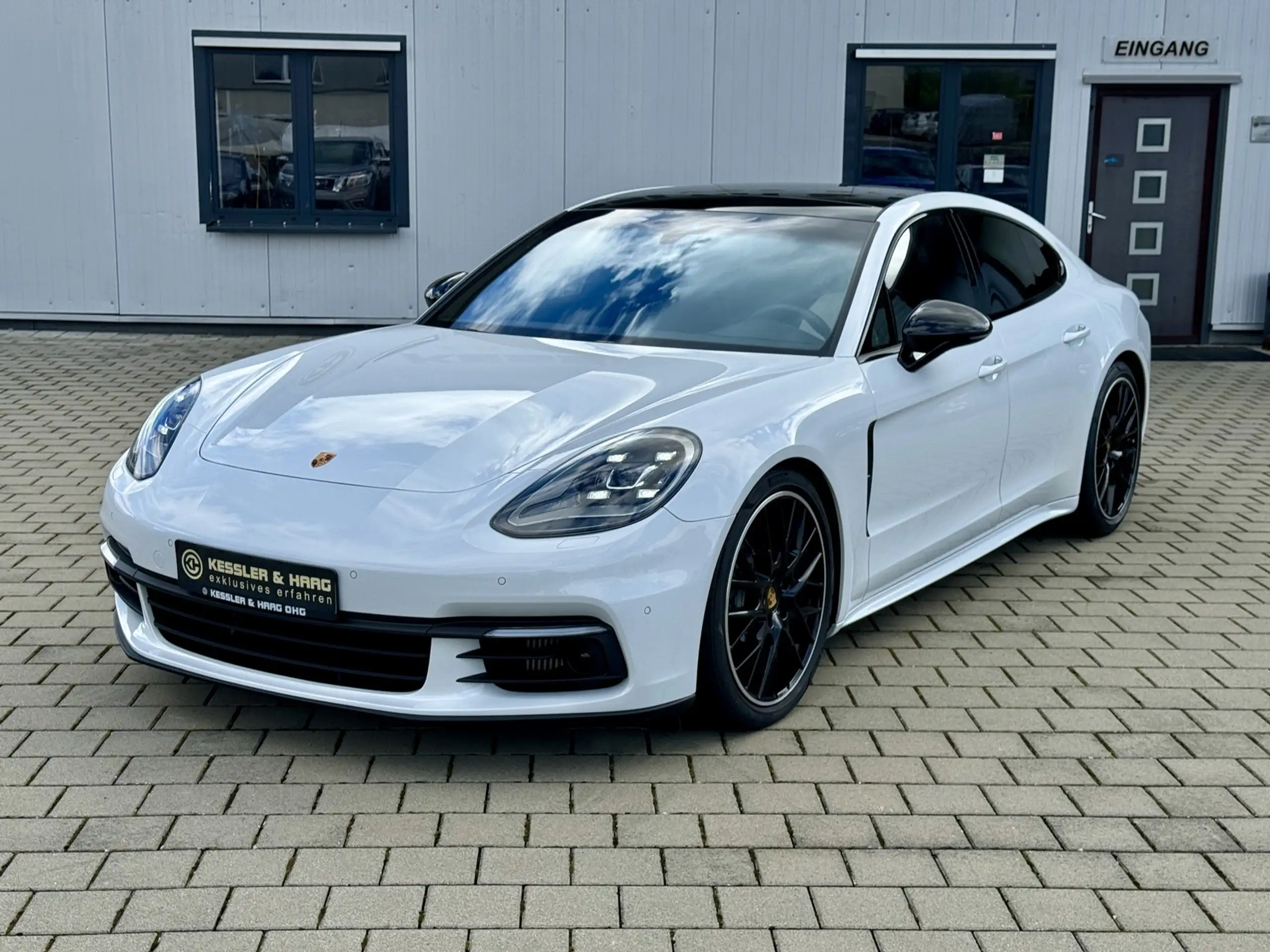 Porsche - Panamera