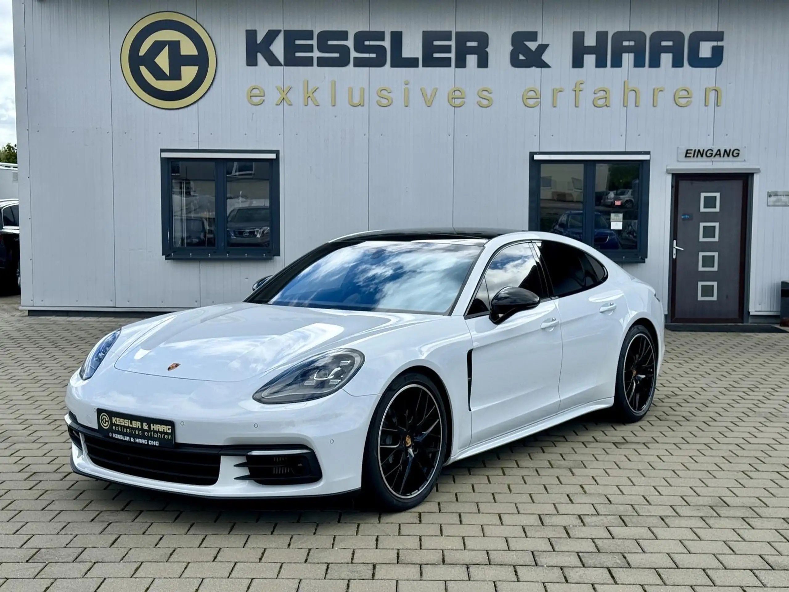 Porsche - Panamera