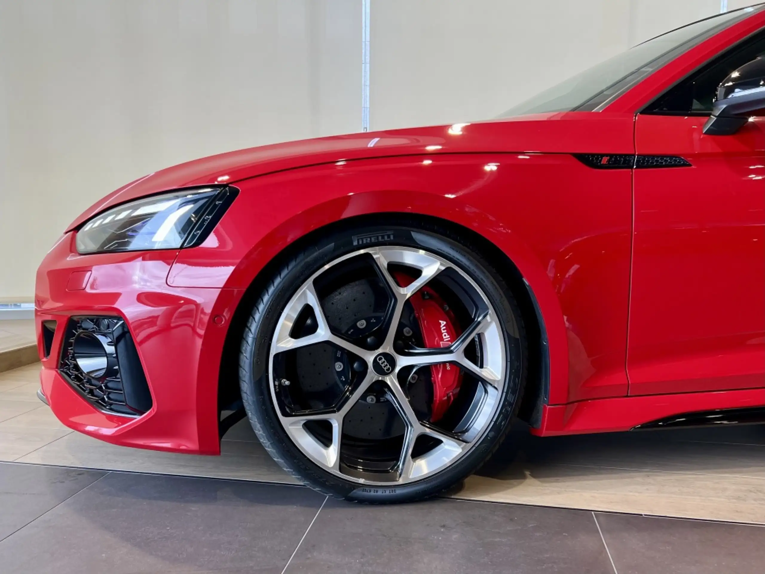 Audi - RS5