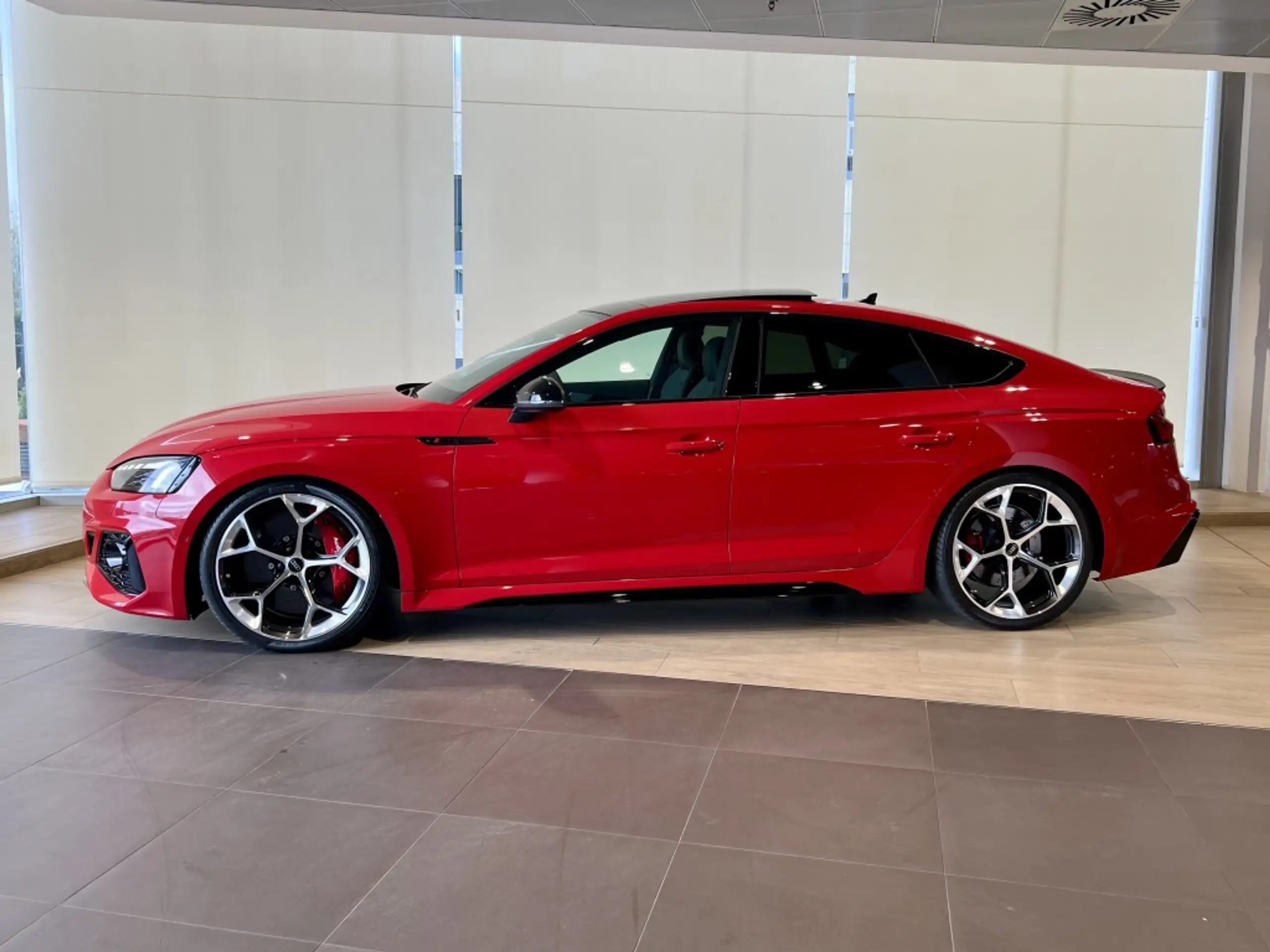 Audi - RS5