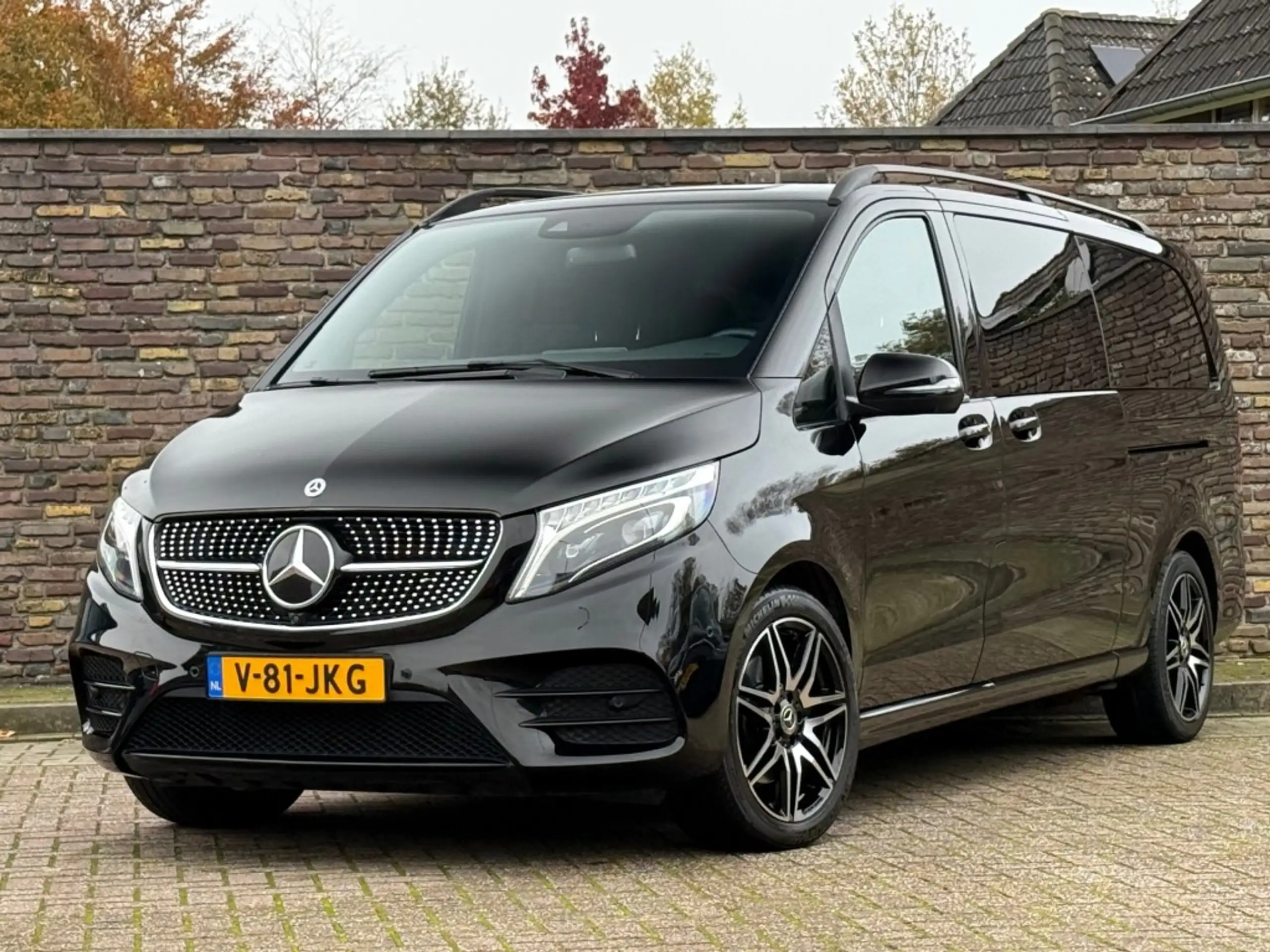 Mercedes-Benz - V 300