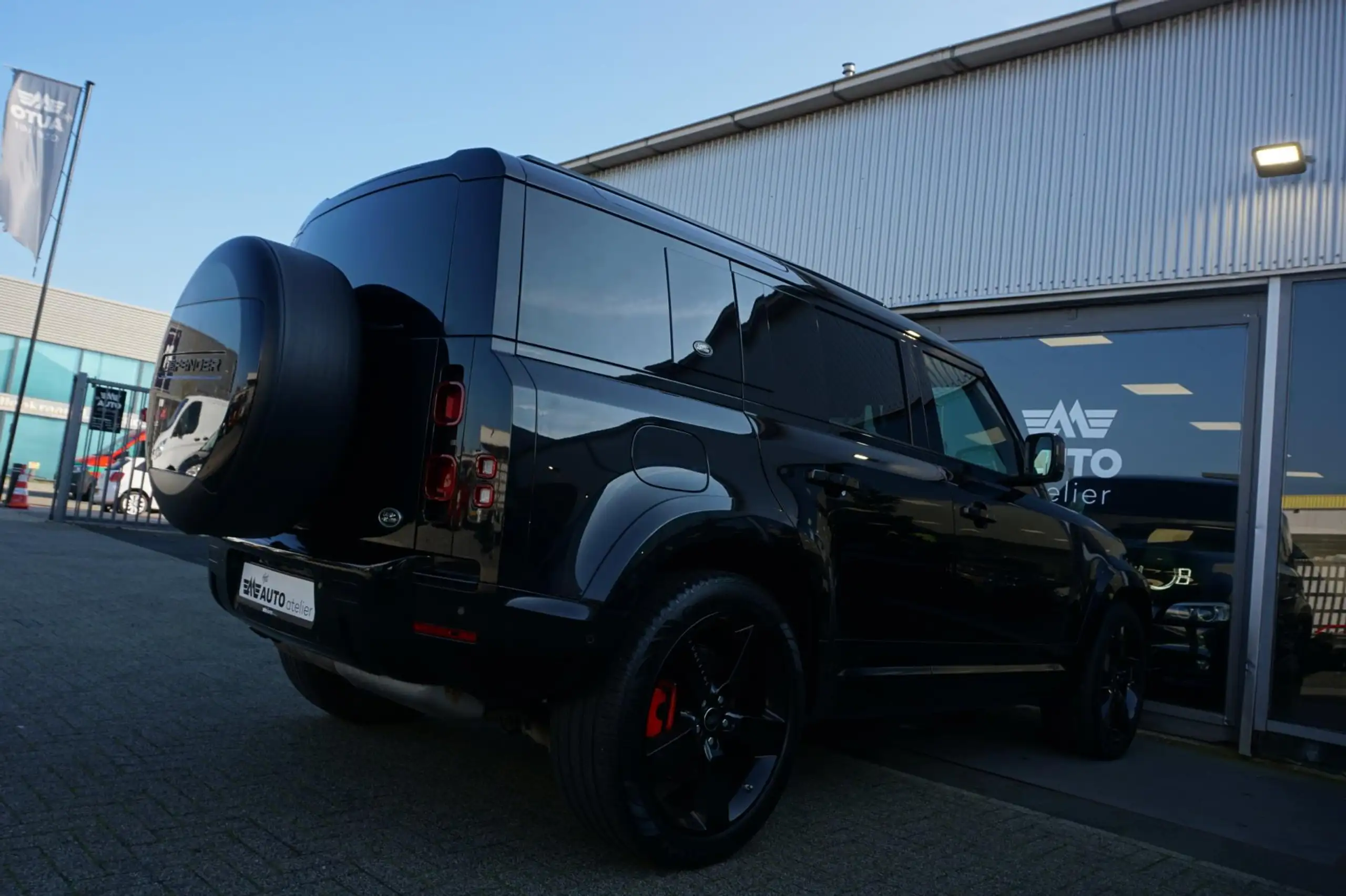 Land Rover - Defender