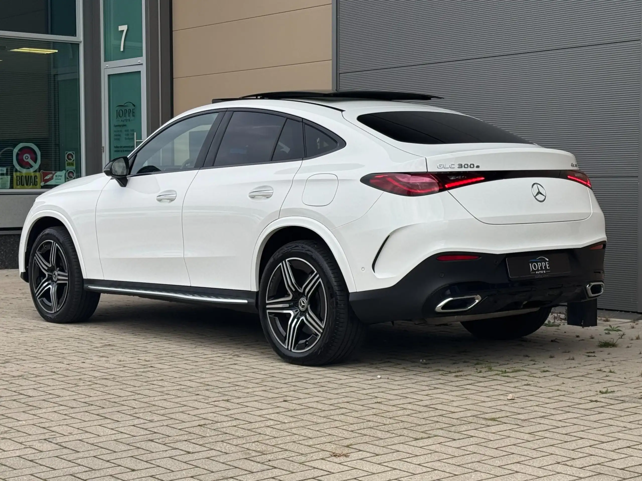 Mercedes-Benz - GLC 300