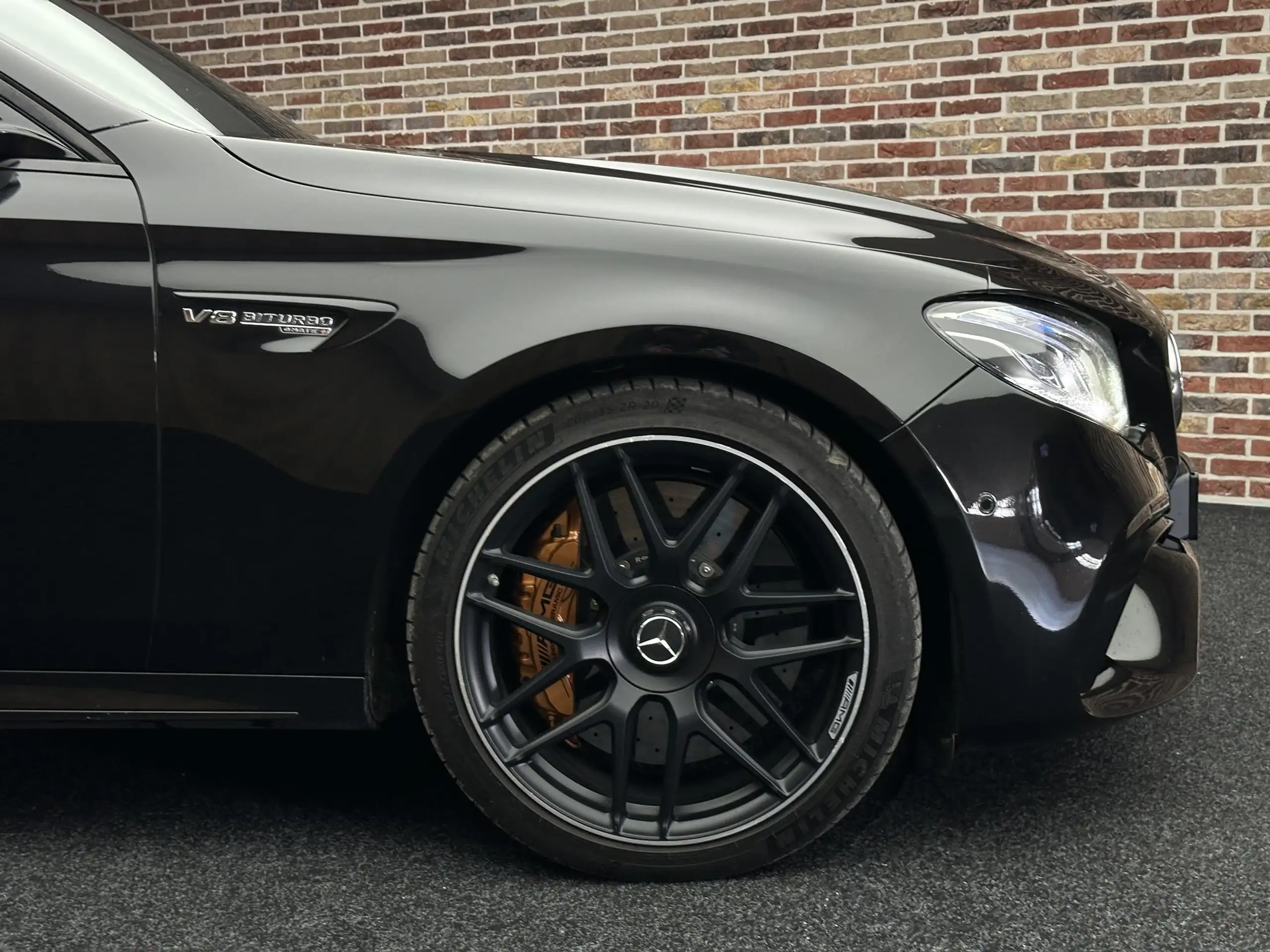 Mercedes-Benz - E 63 AMG