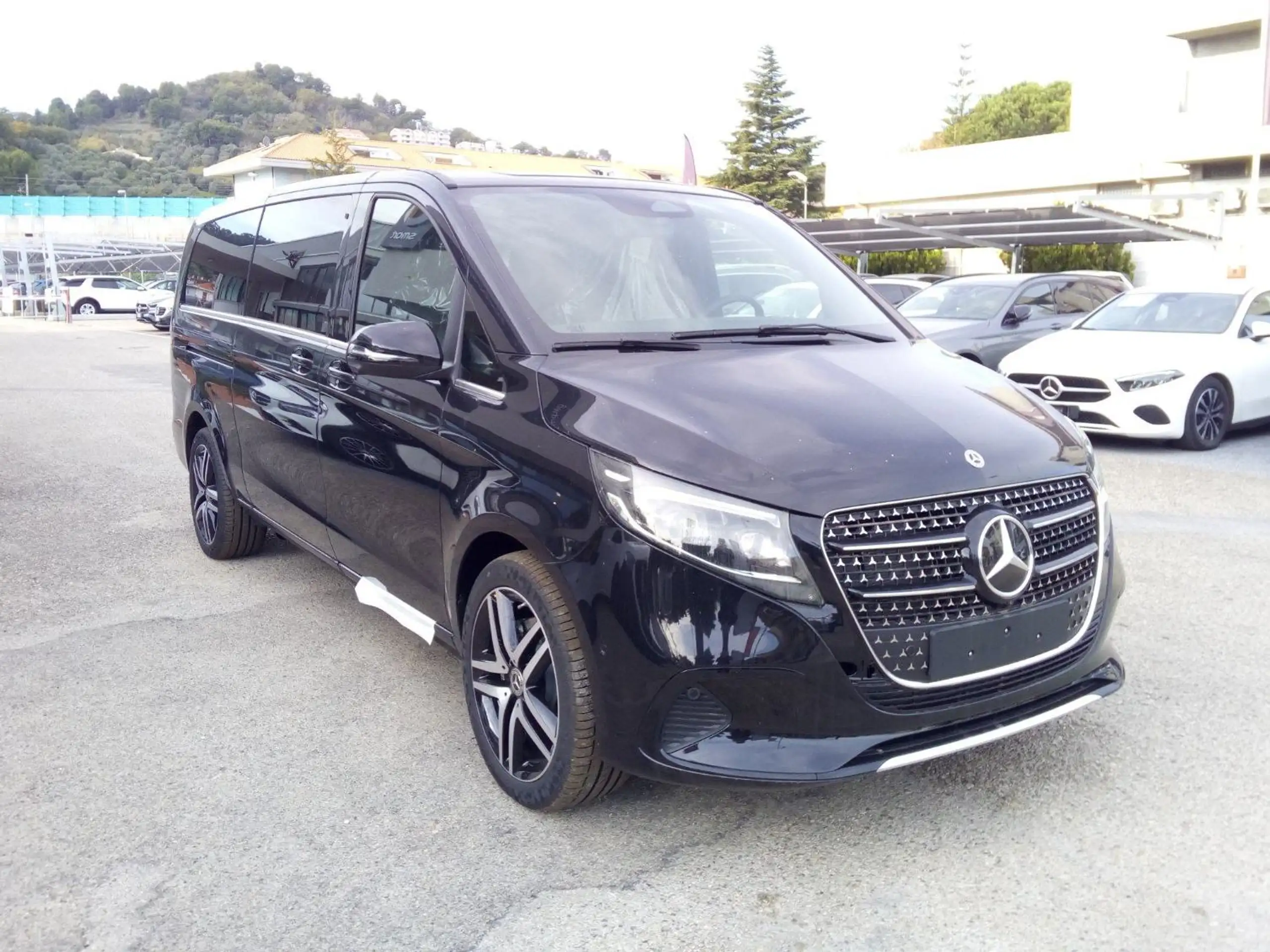 Mercedes-Benz - V 250