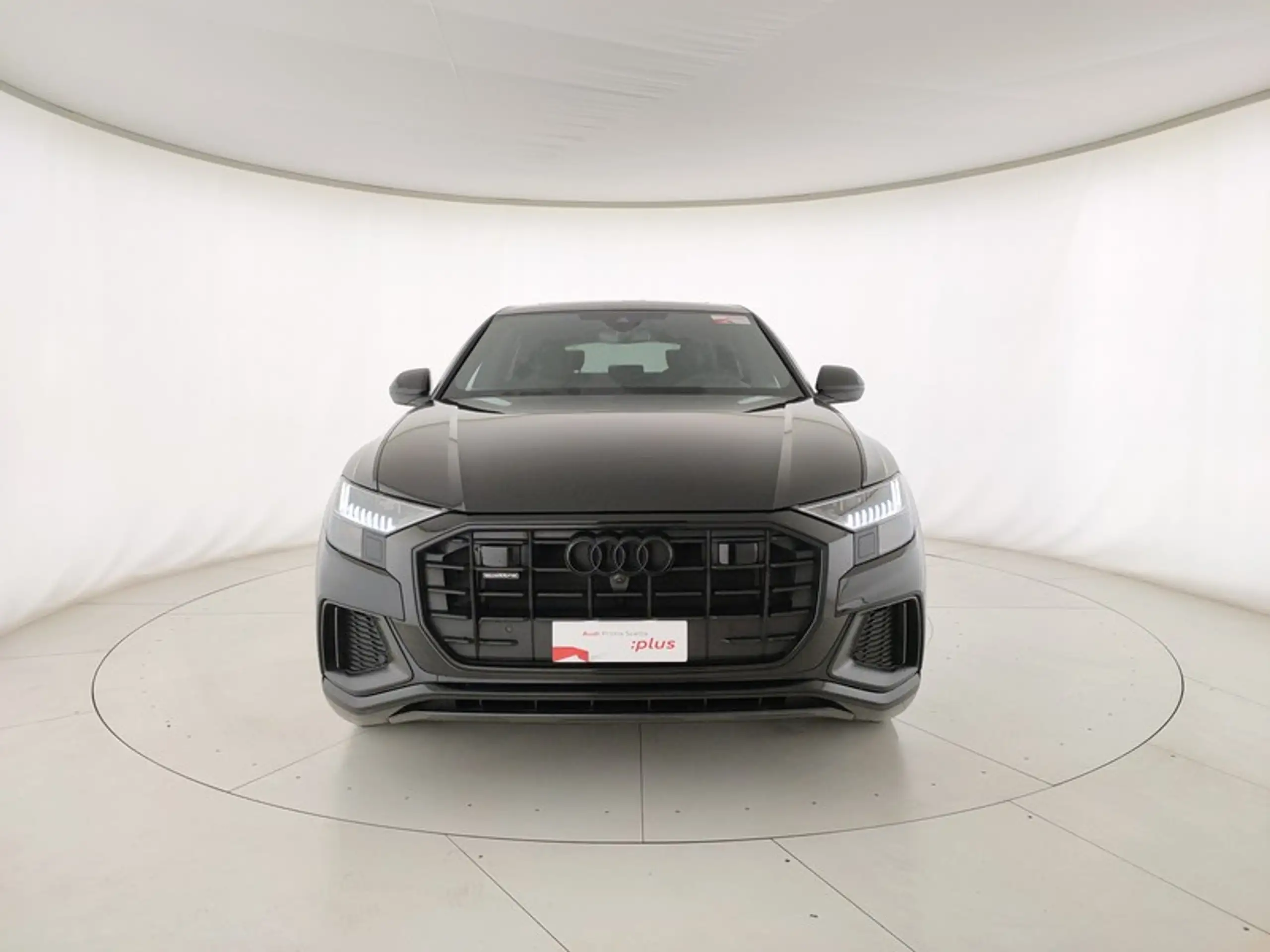 Audi - Q8