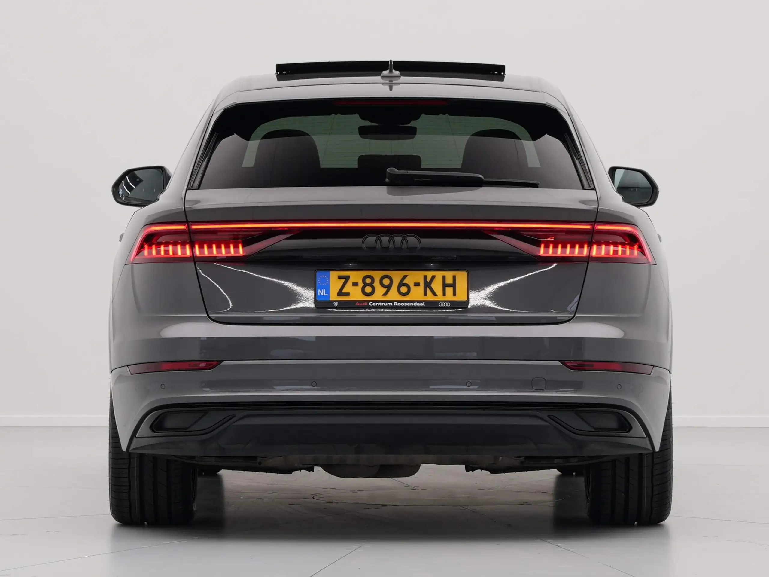 Audi - Q8