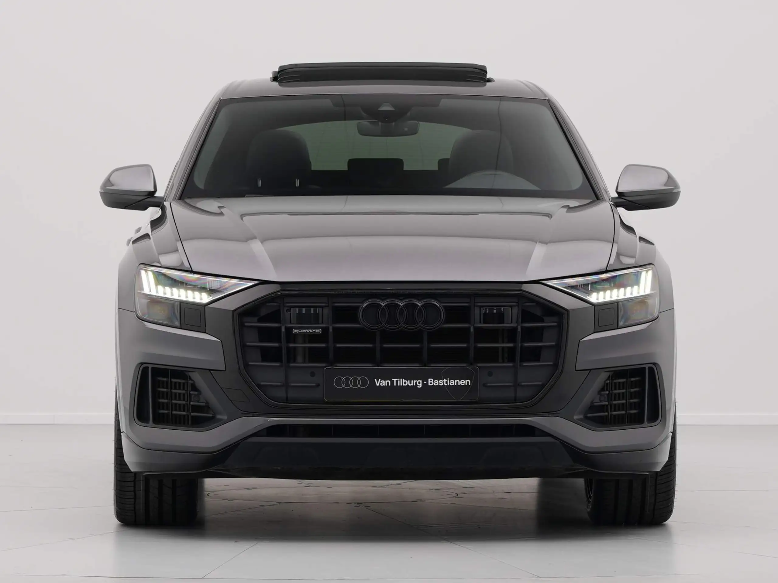 Audi - Q8