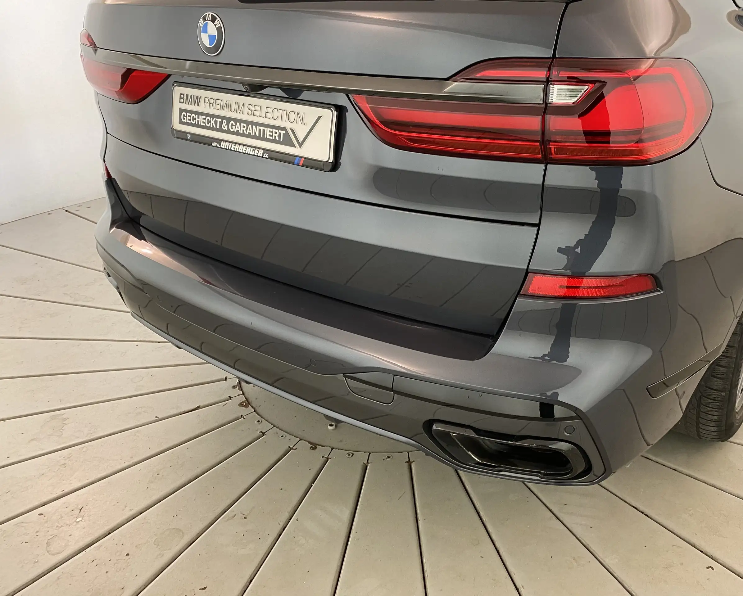 BMW - X7 M