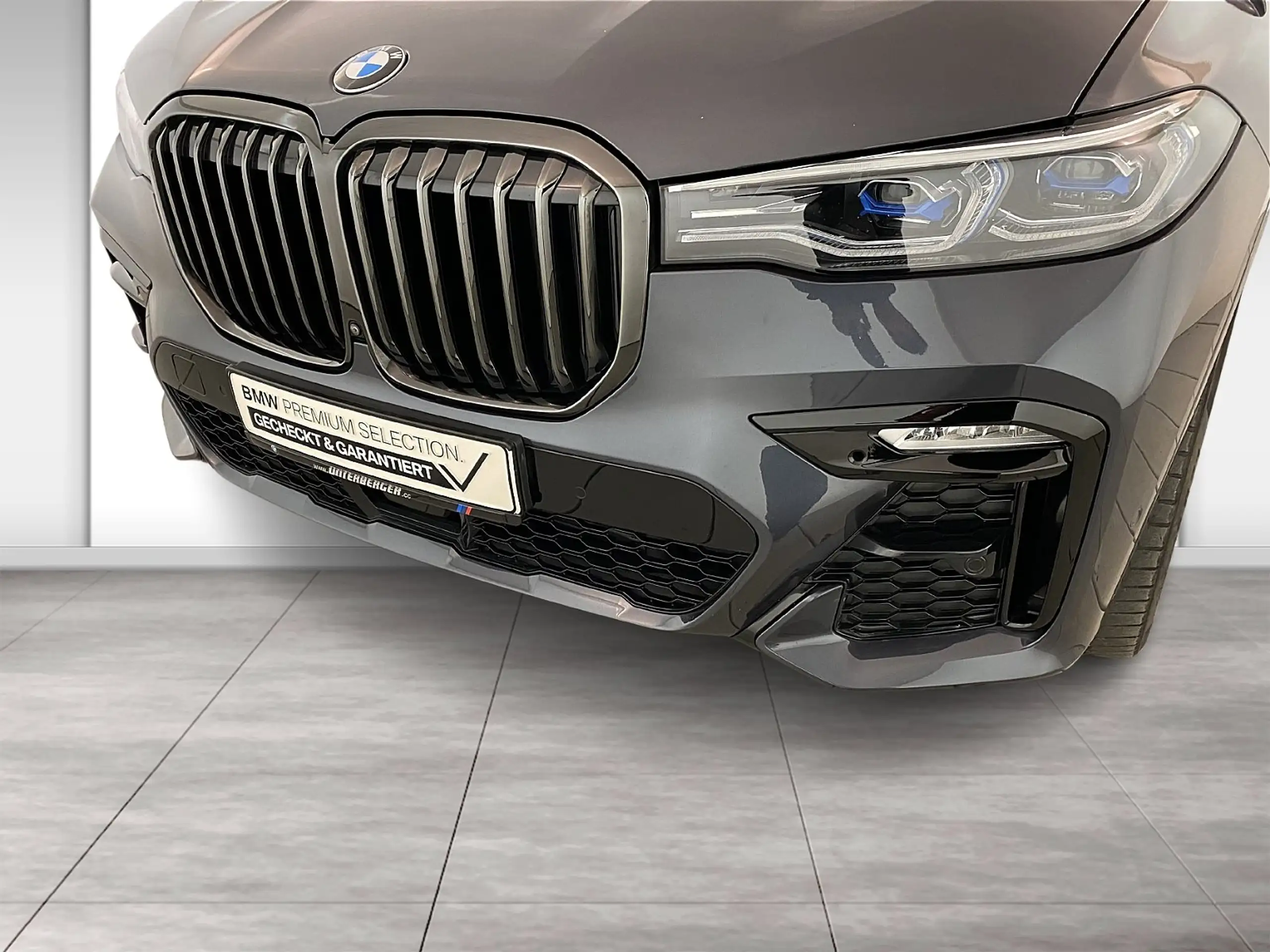 BMW - X7 M