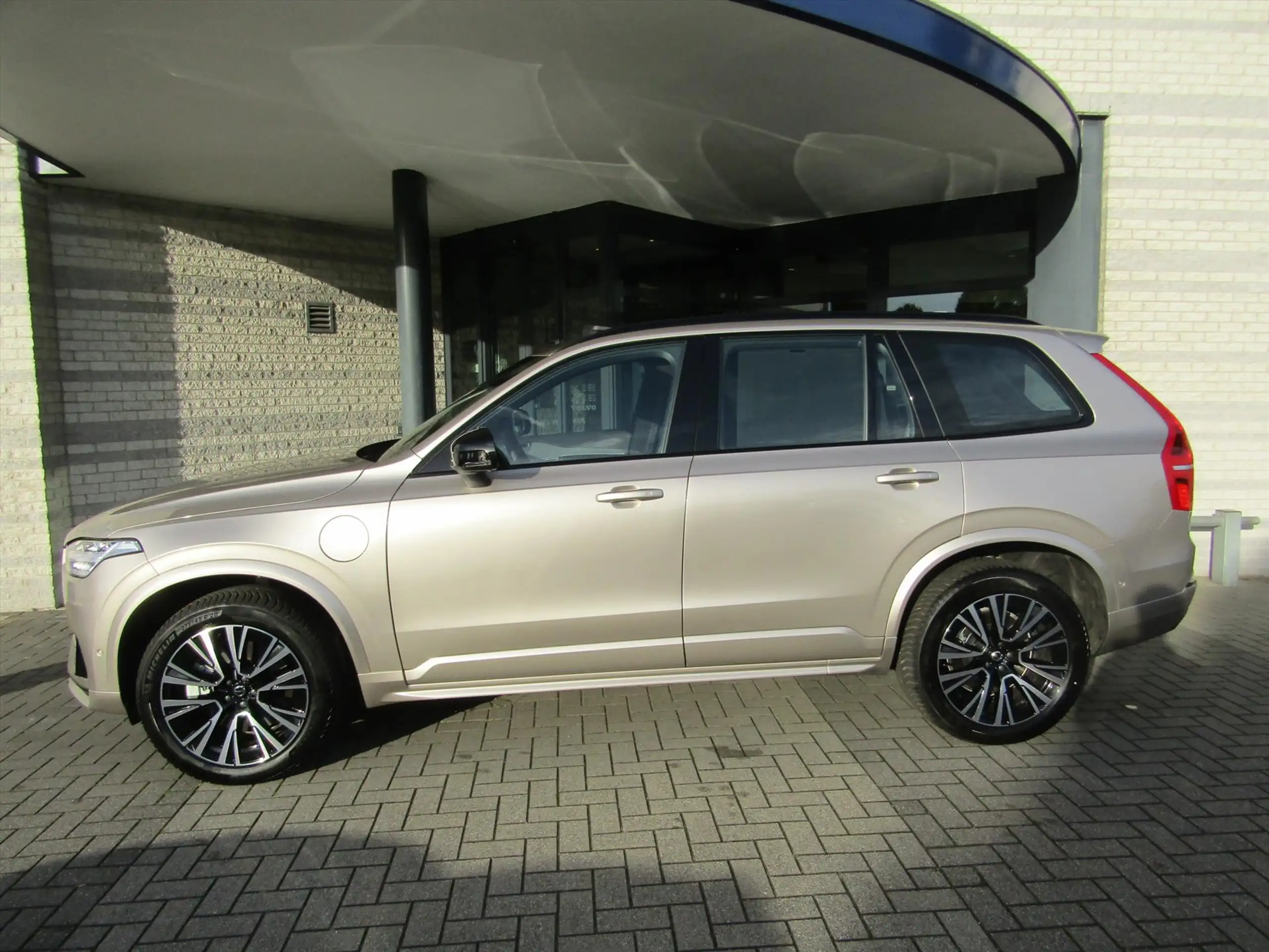 Volvo - XC90