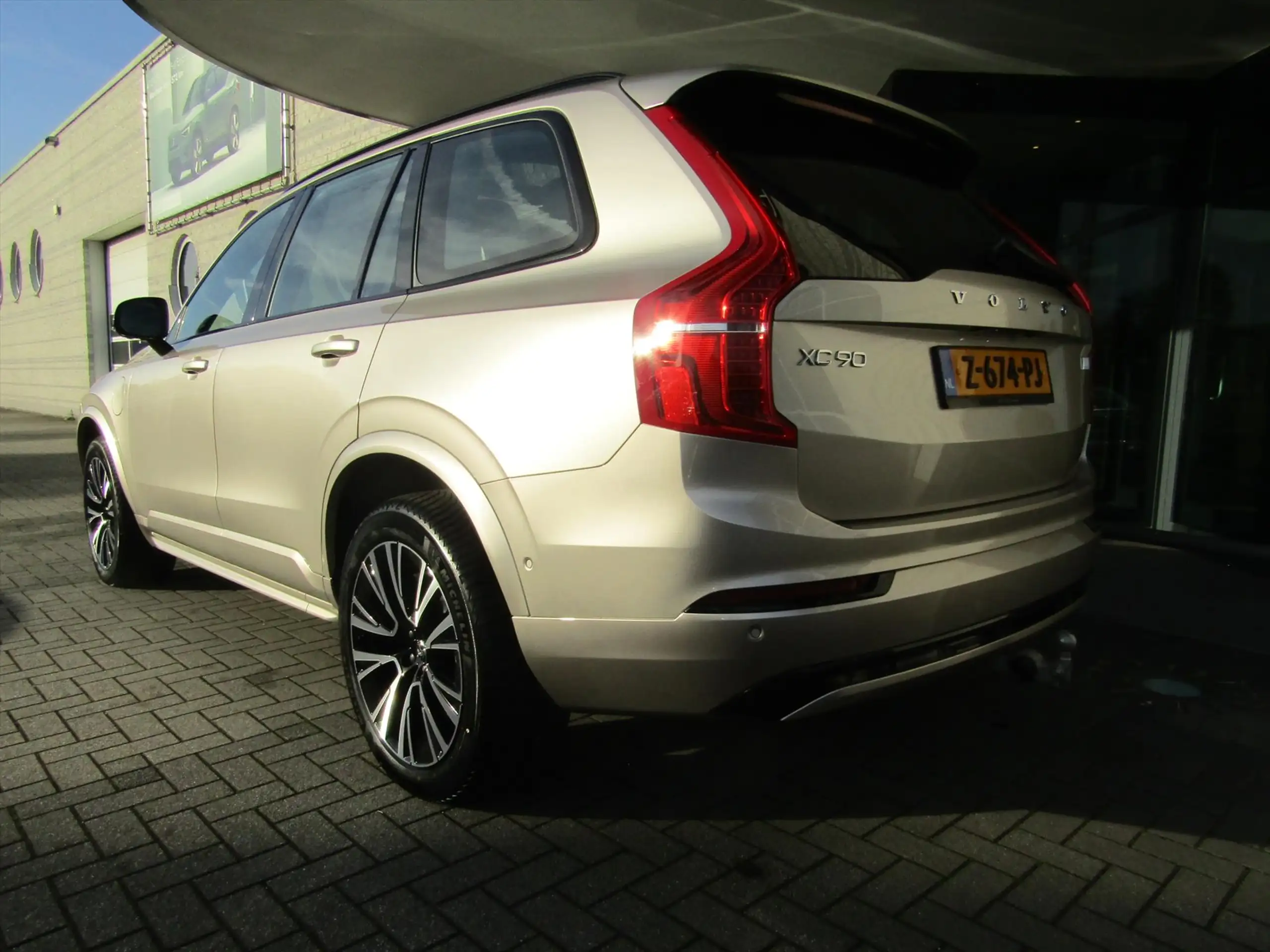 Volvo - XC90