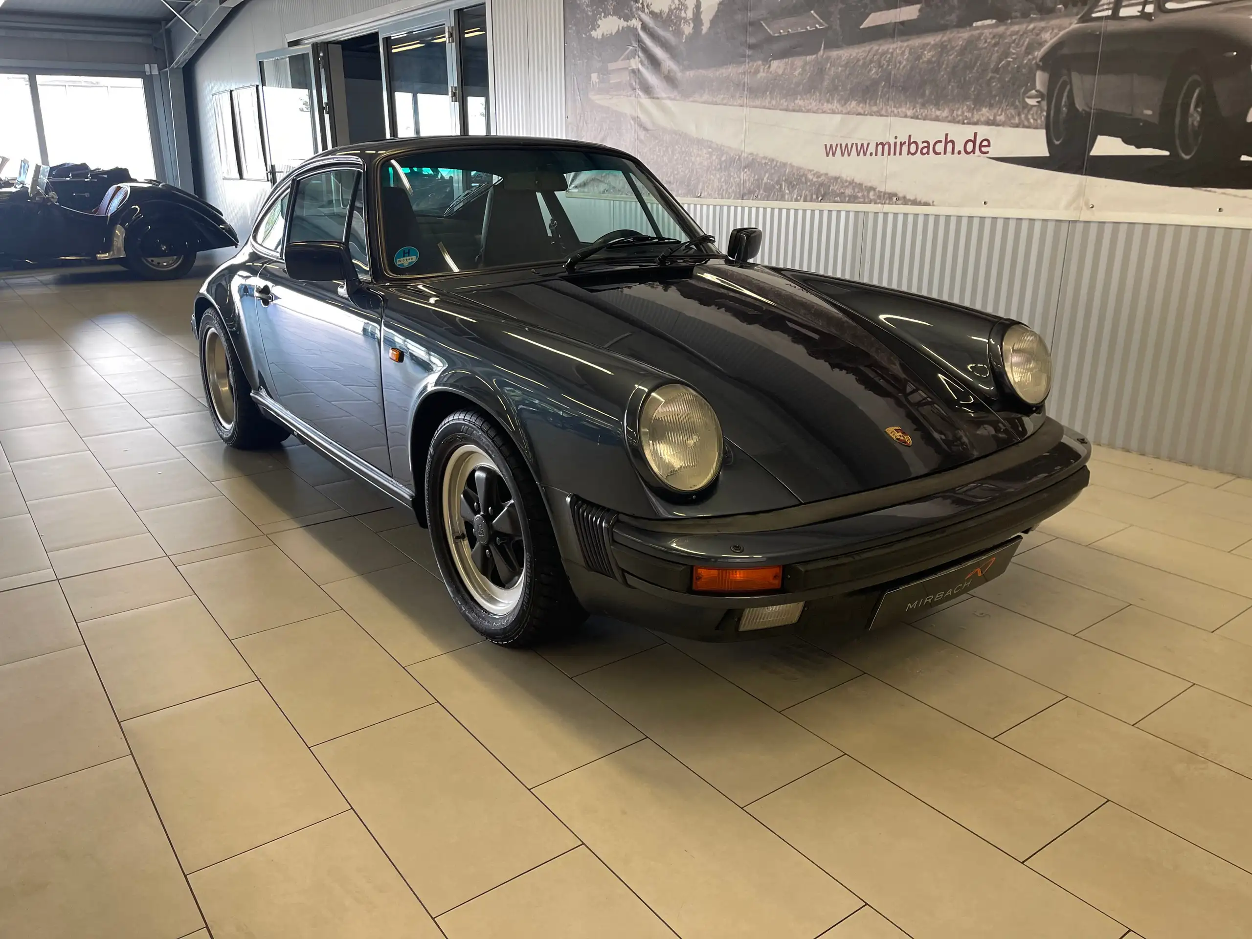 Porsche - 911