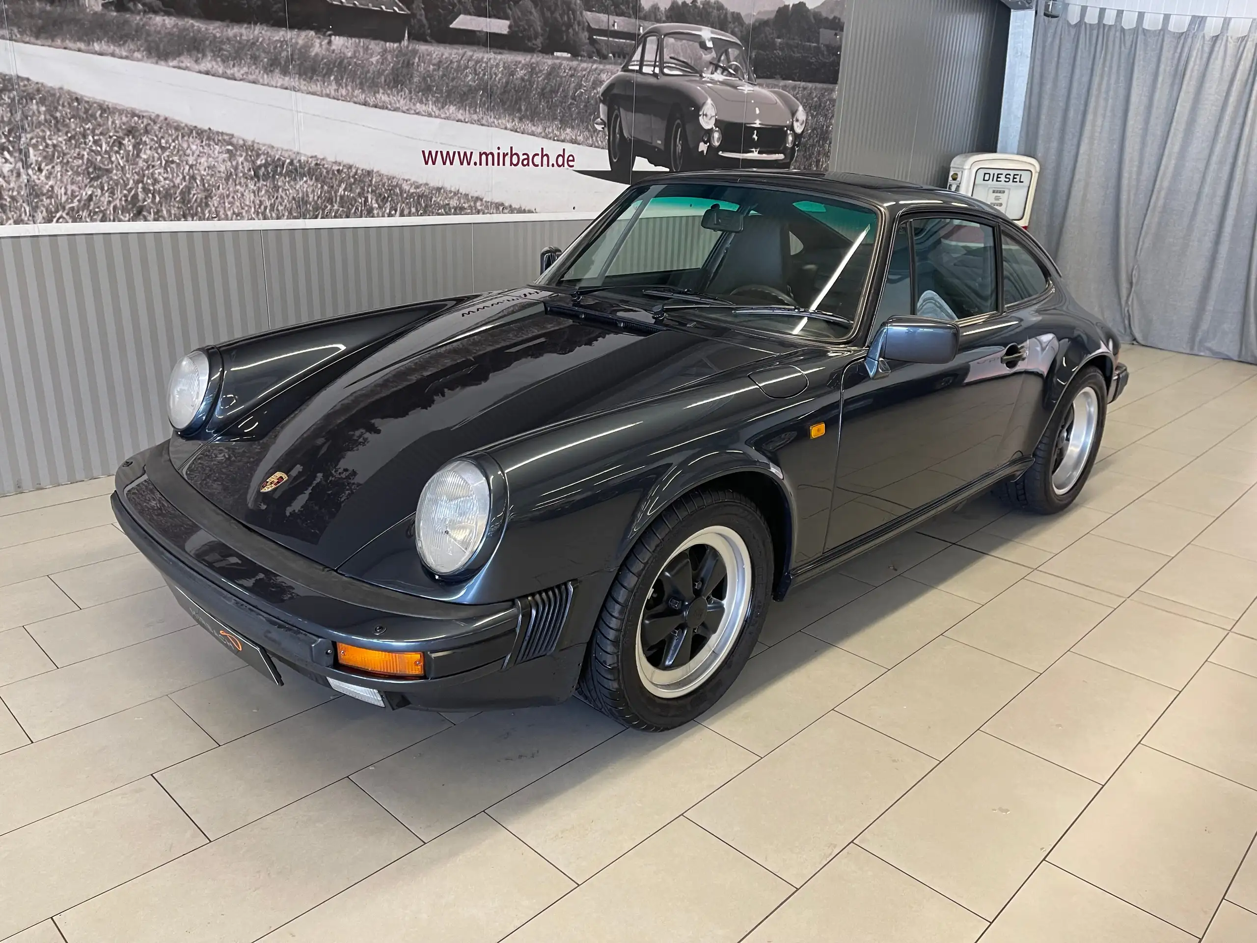 Porsche - 911