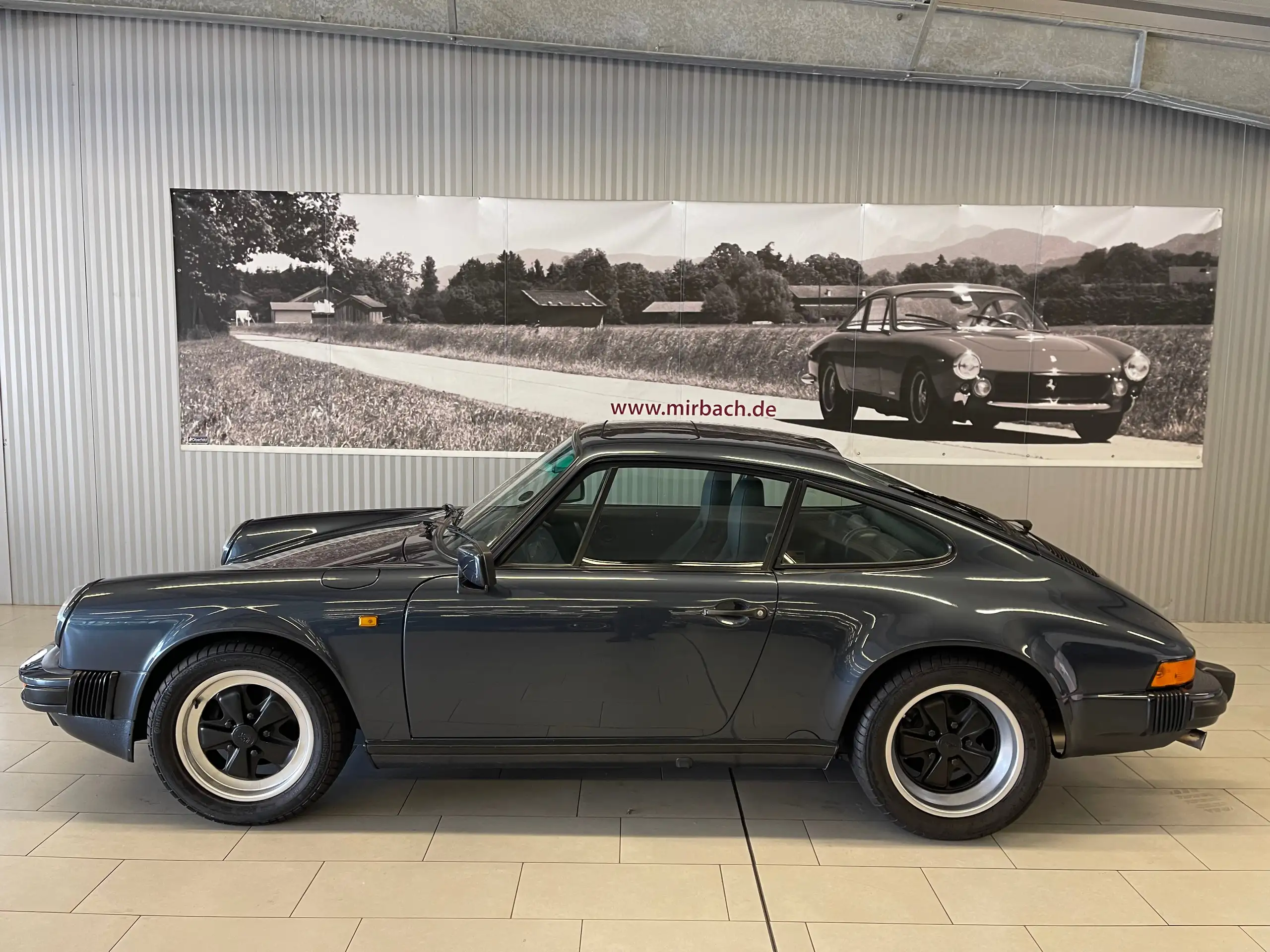 Porsche - 911