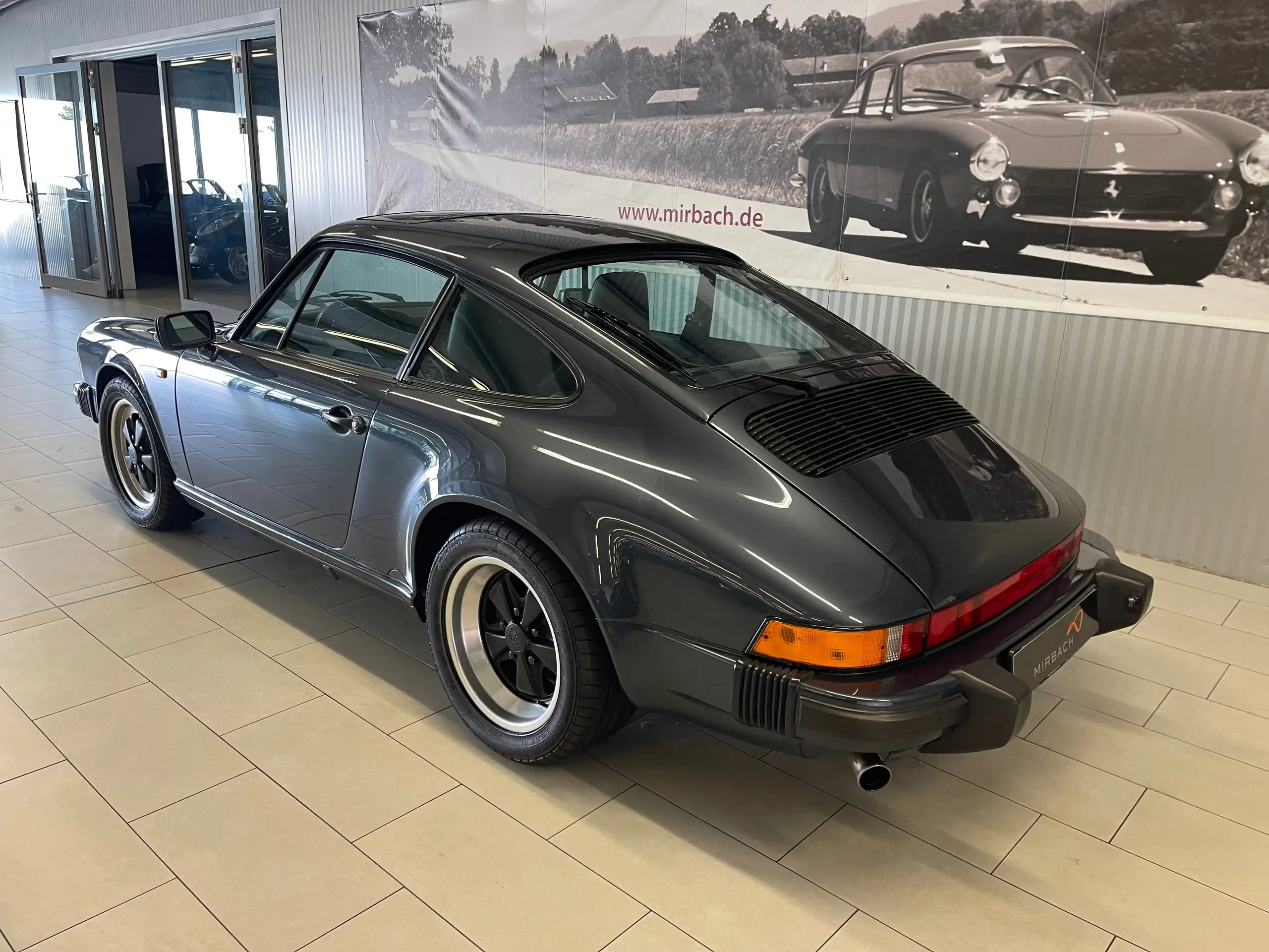 Porsche - 911