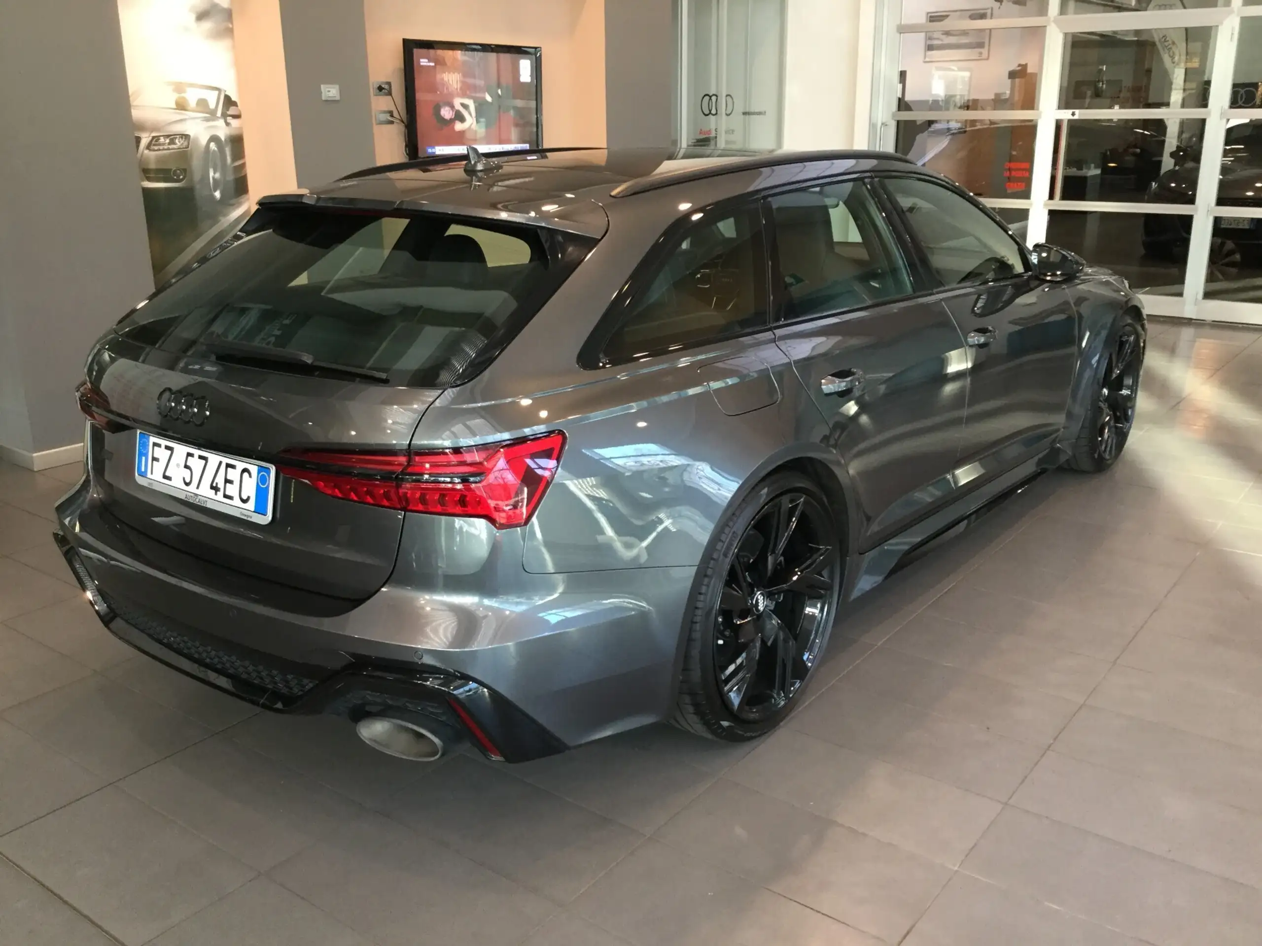 Audi - RS6