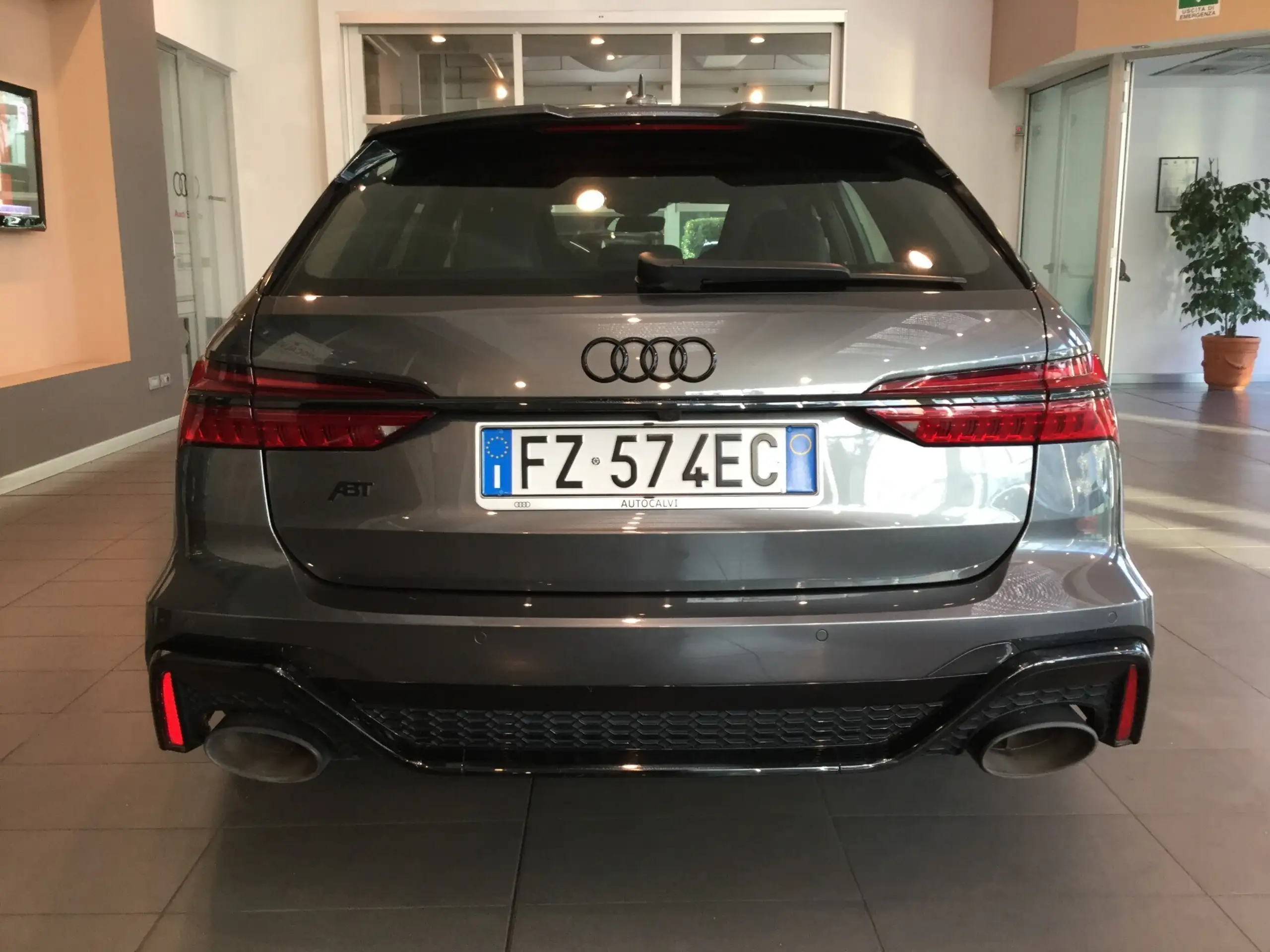 Audi - RS6