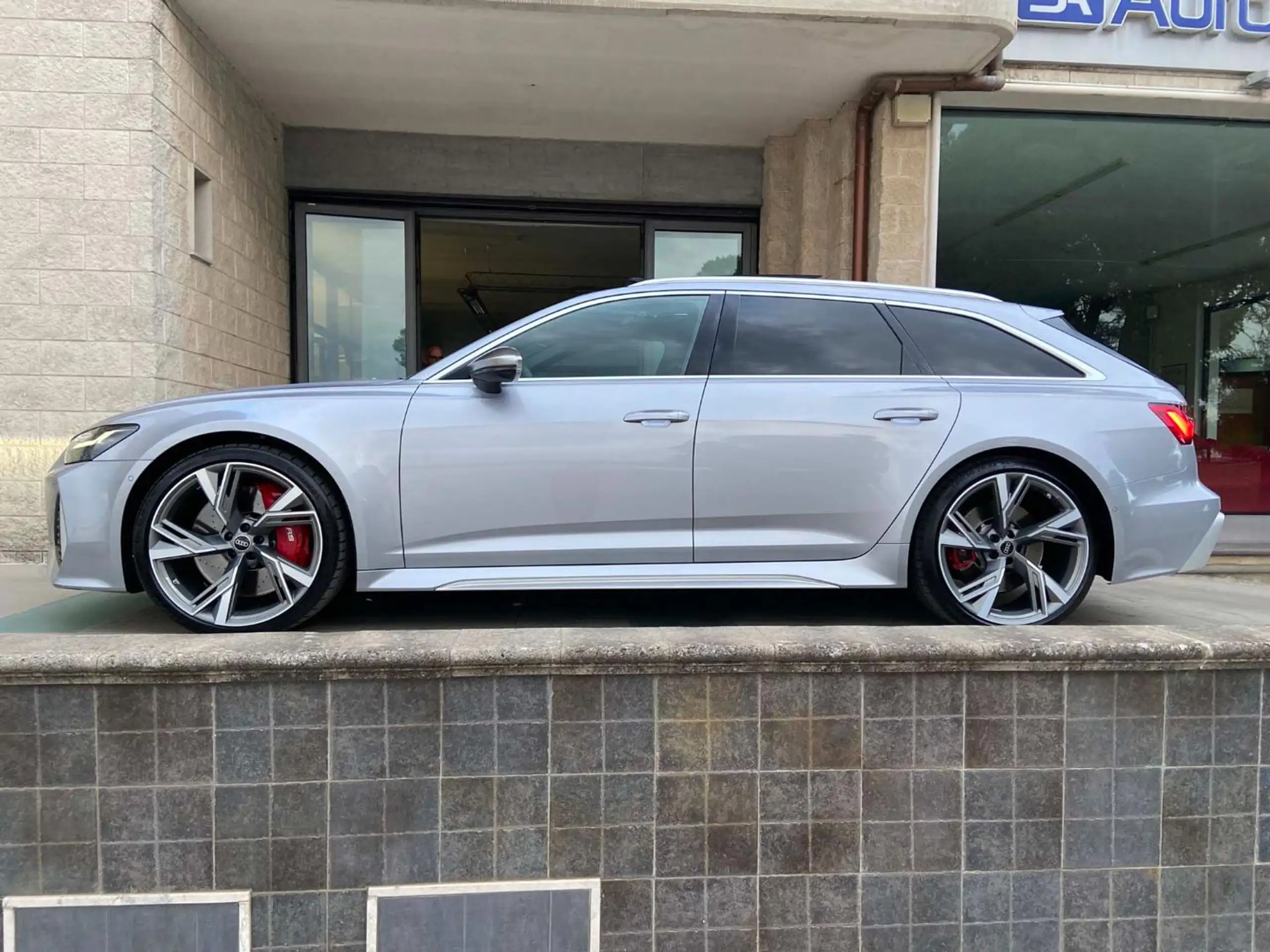 Audi - RS6