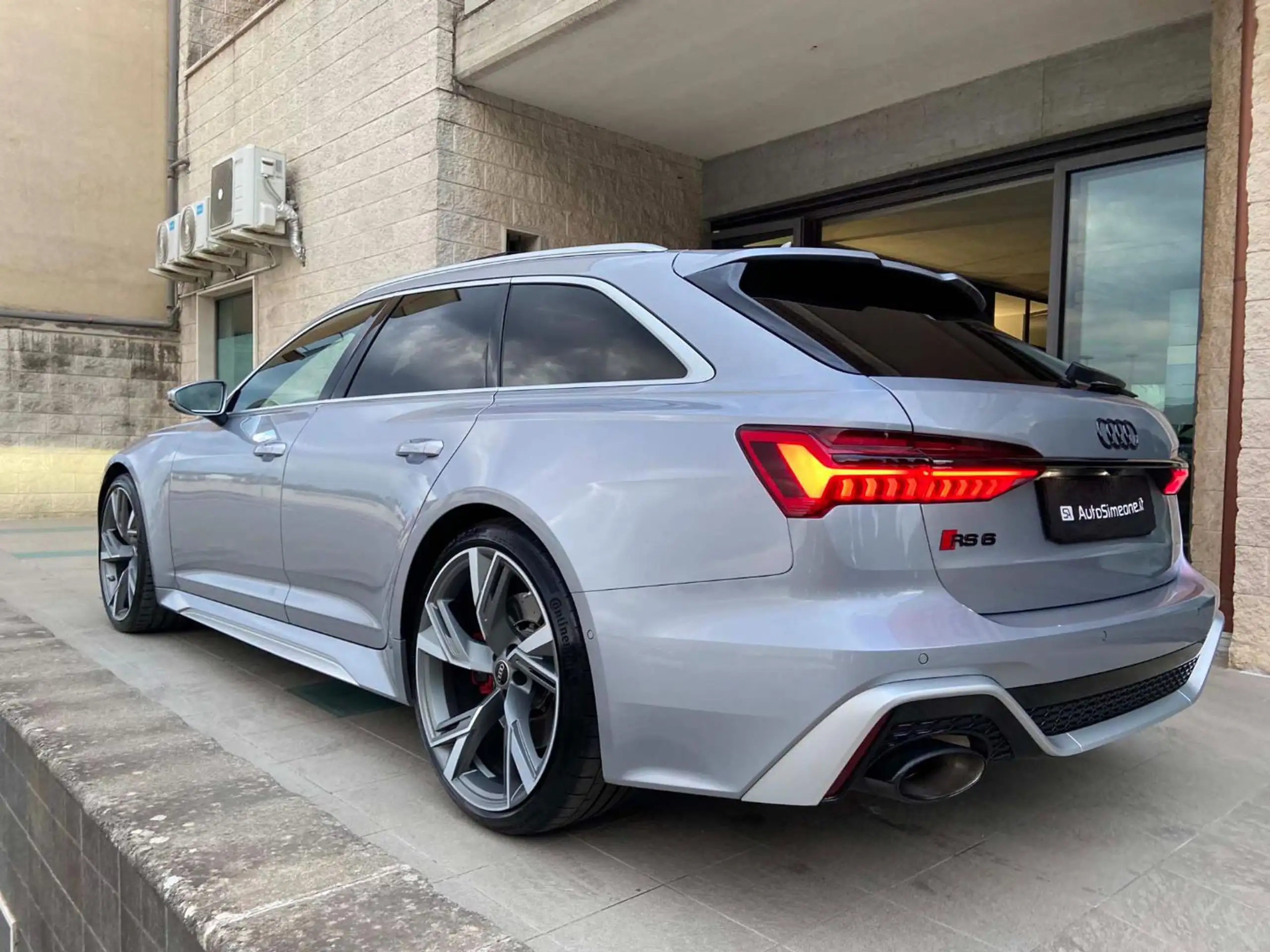 Audi - RS6