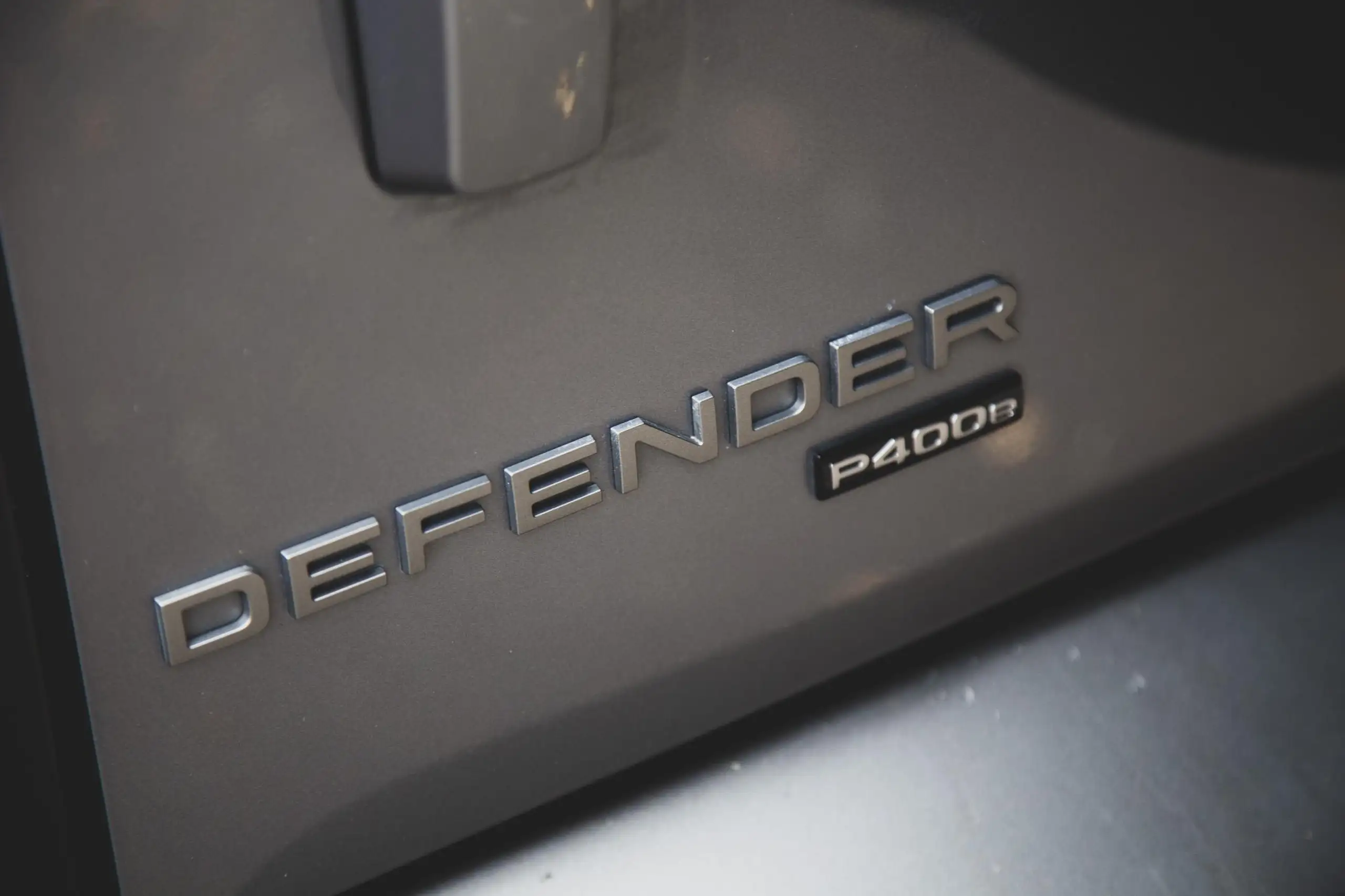 Land Rover - Defender