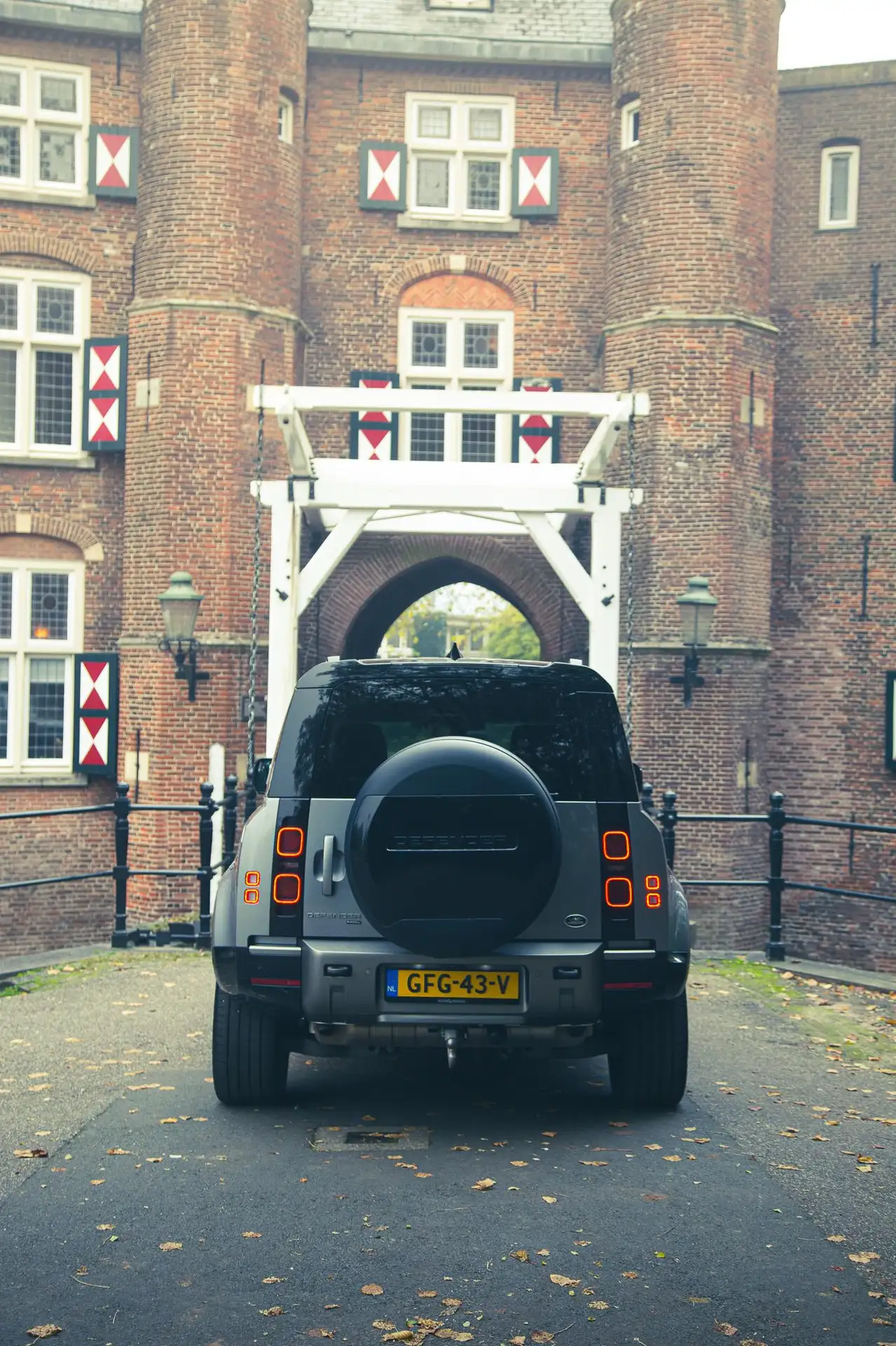 Land Rover - Defender