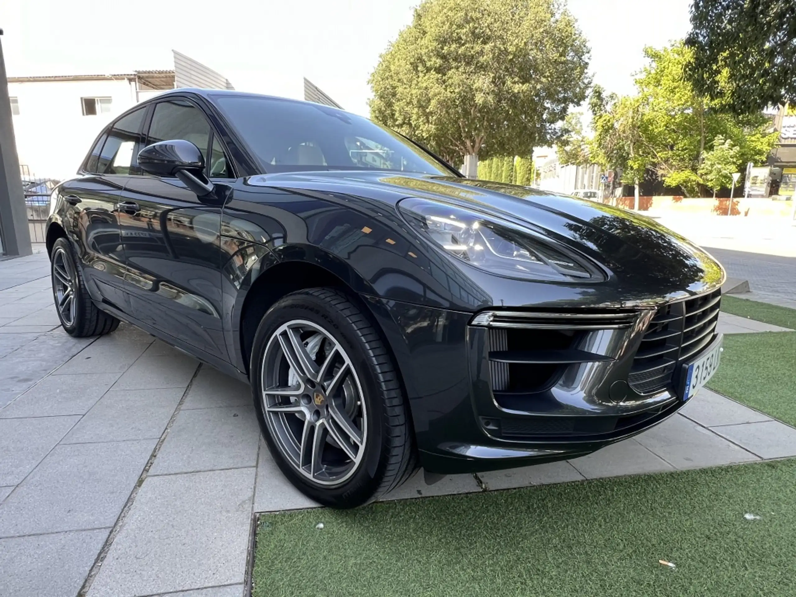 Porsche - Macan