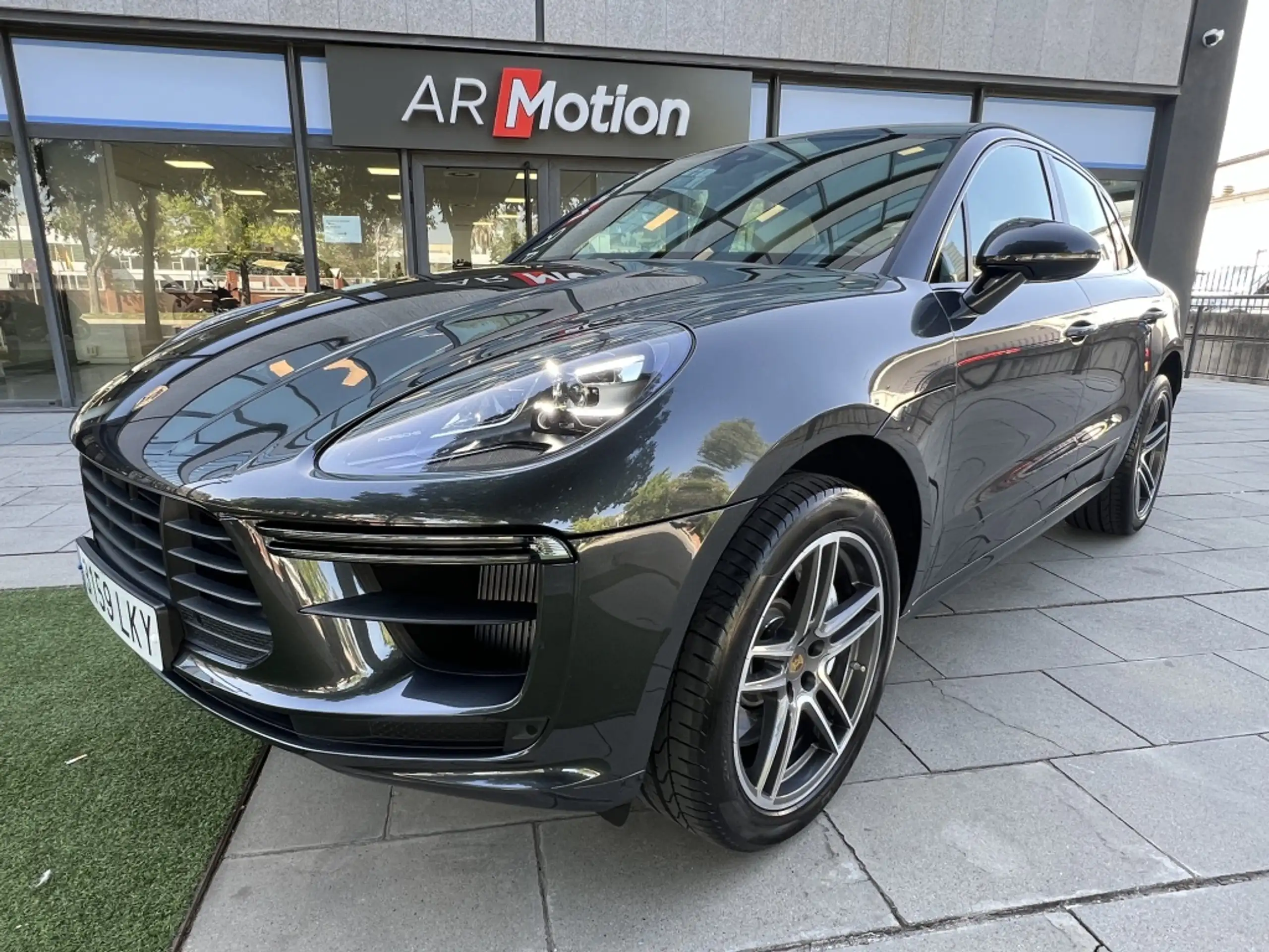 Porsche - Macan