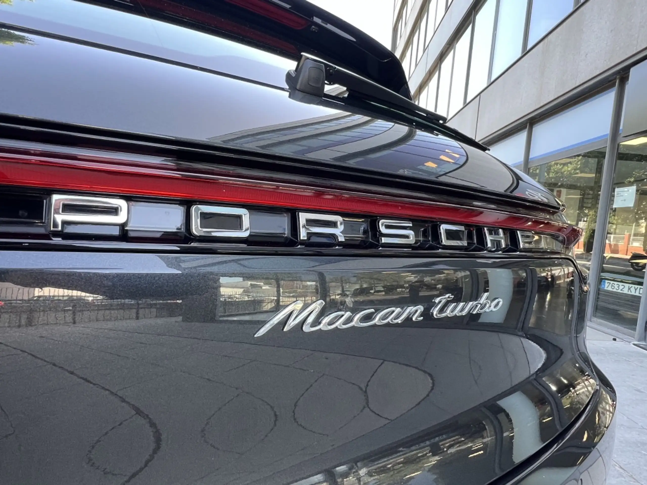 Porsche - Macan