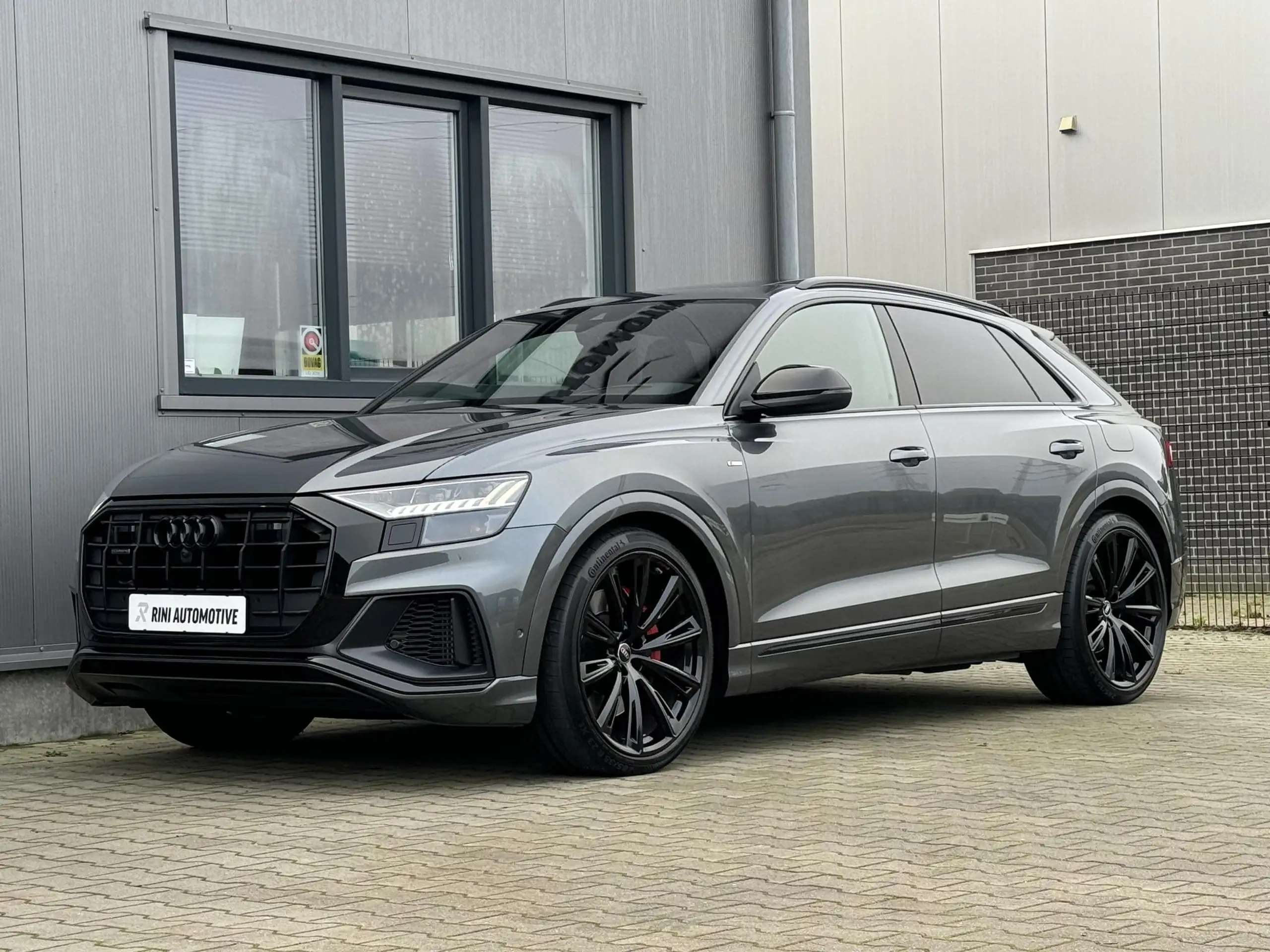 Audi - Q8