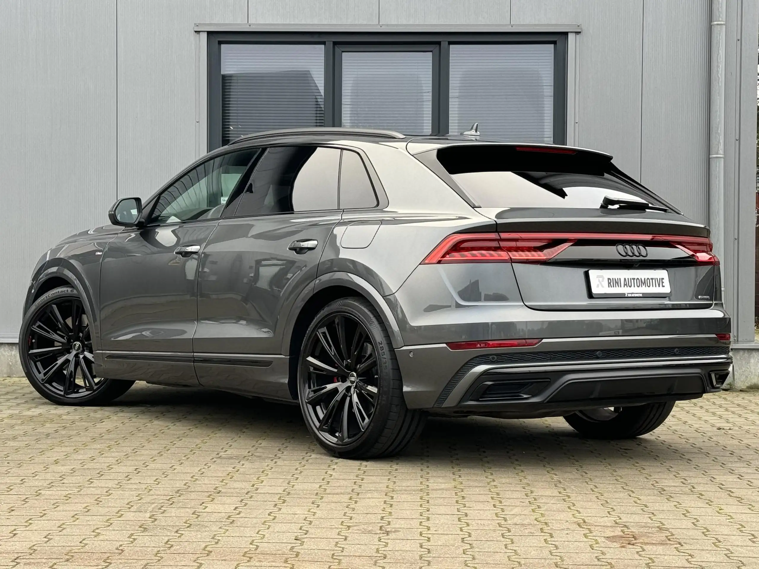 Audi - Q8