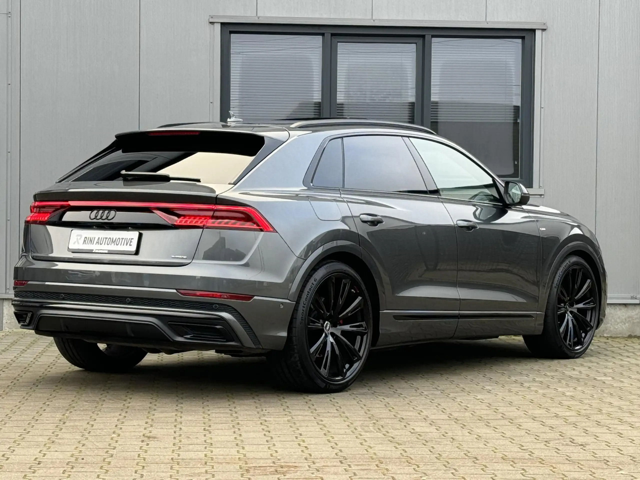 Audi - Q8