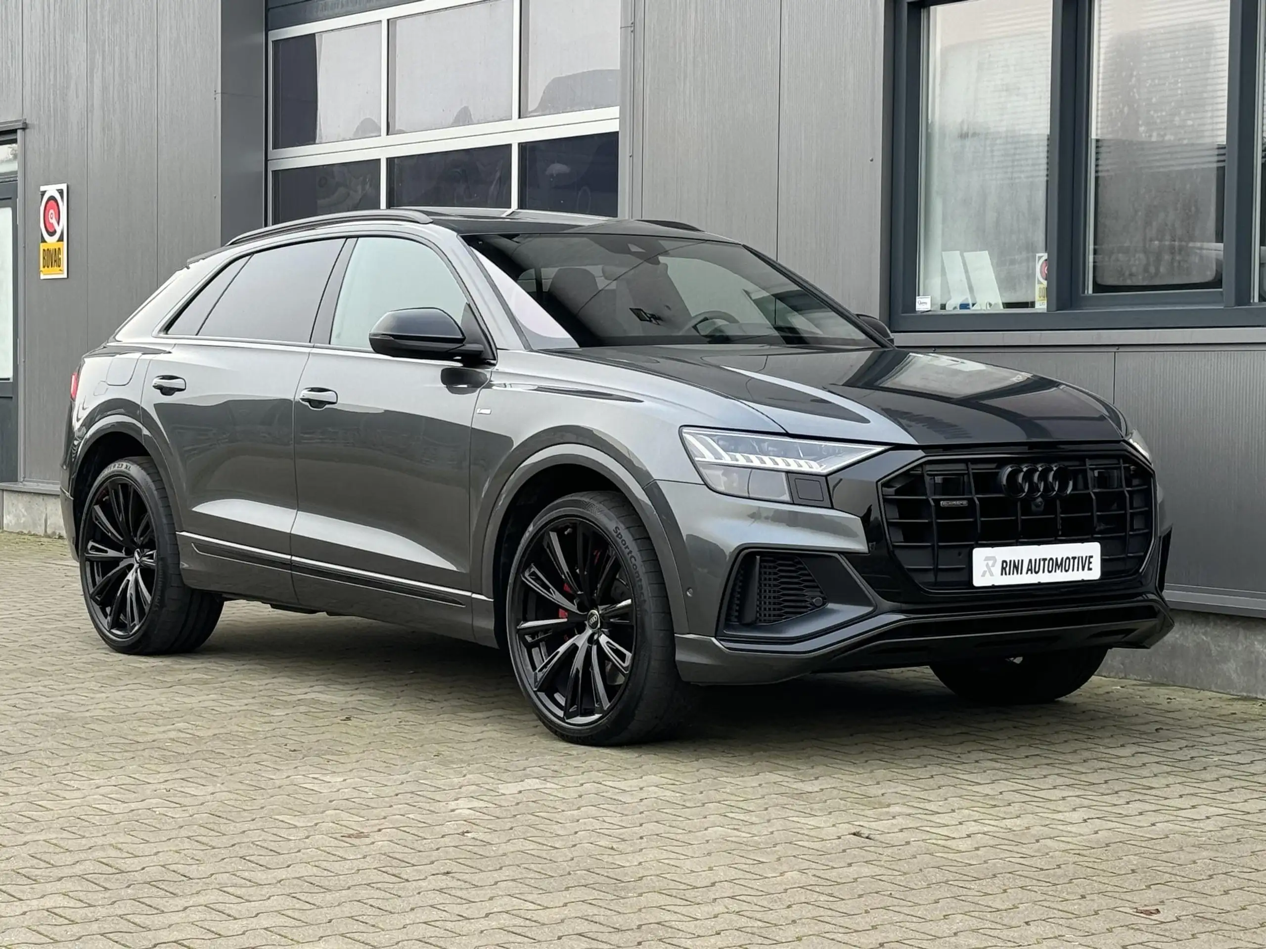 Audi - Q8