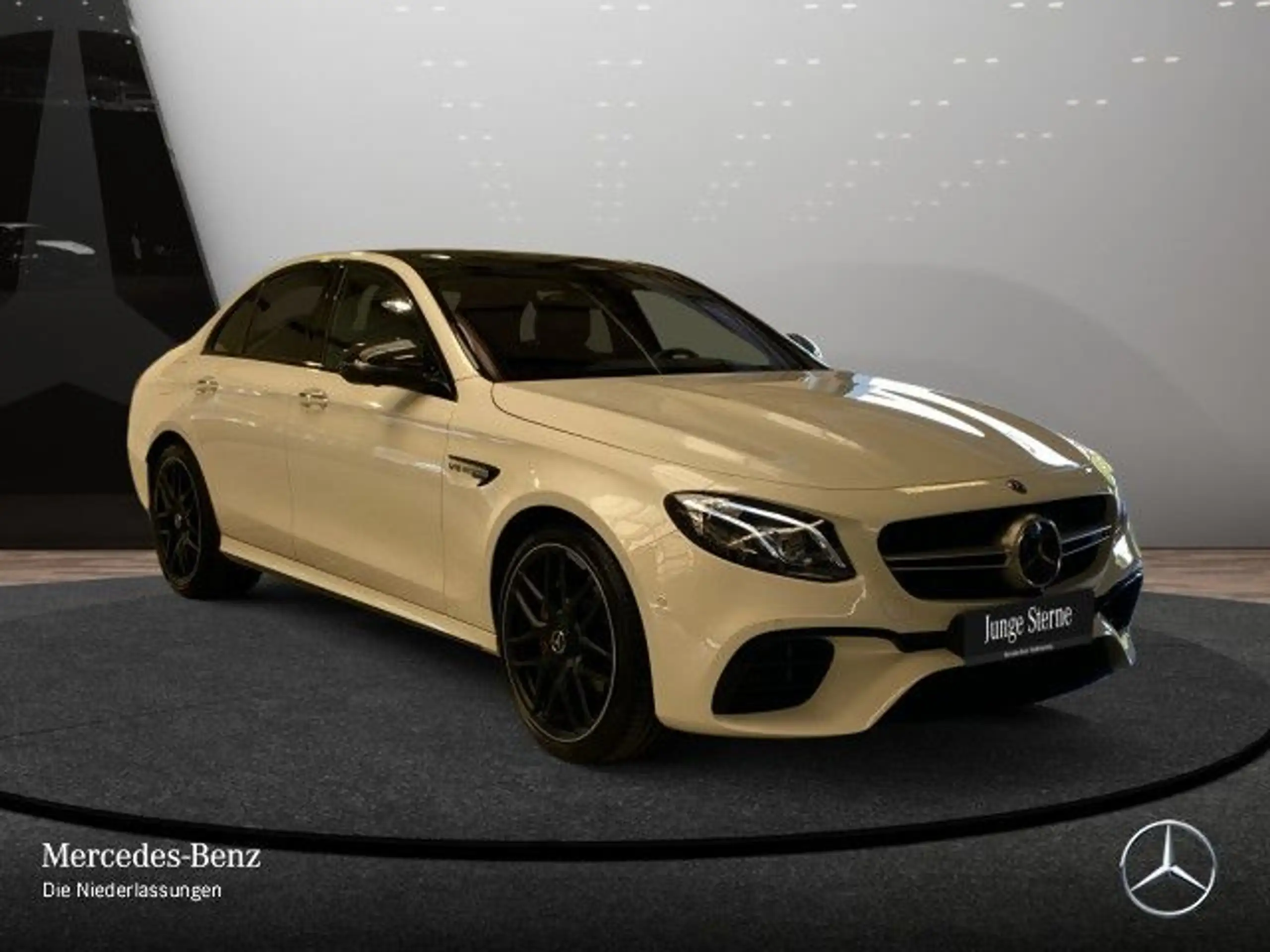 Mercedes-Benz - E 63 AMG