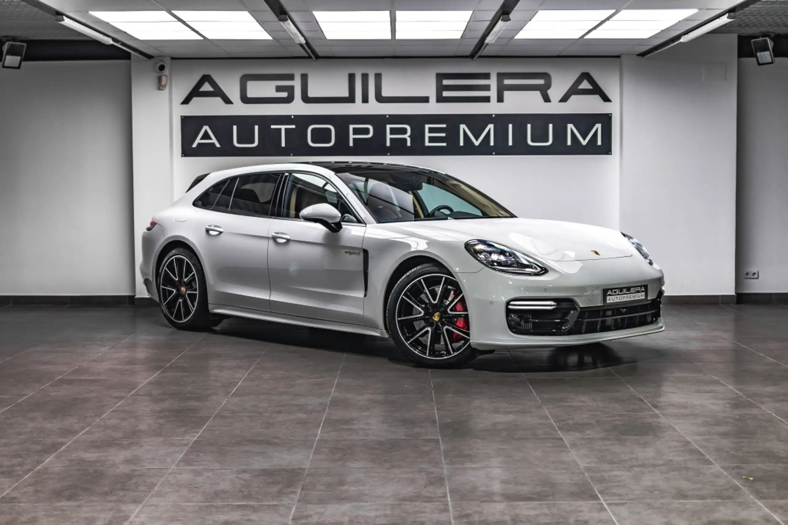 Porsche - Panamera