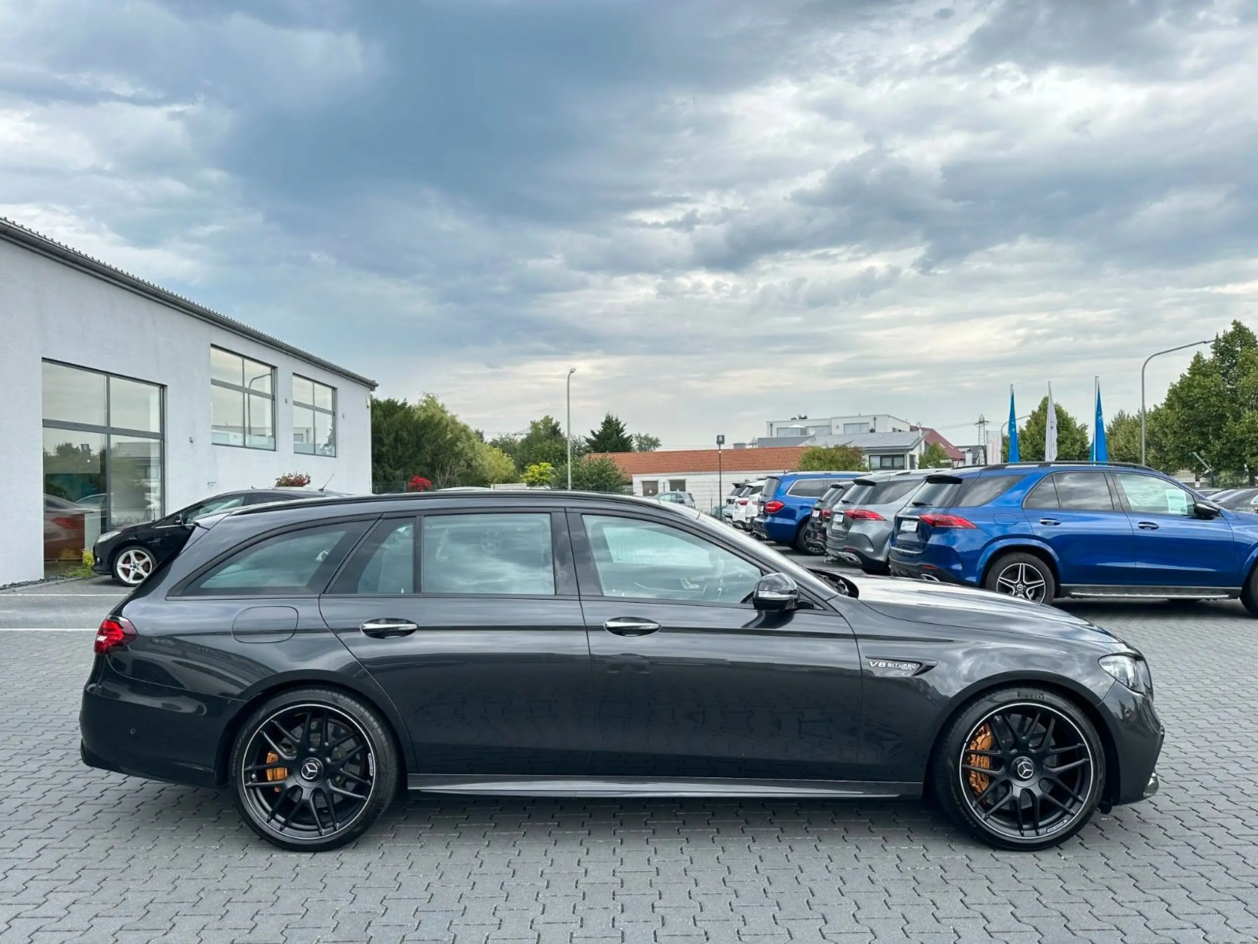 Mercedes-Benz - E 63 AMG