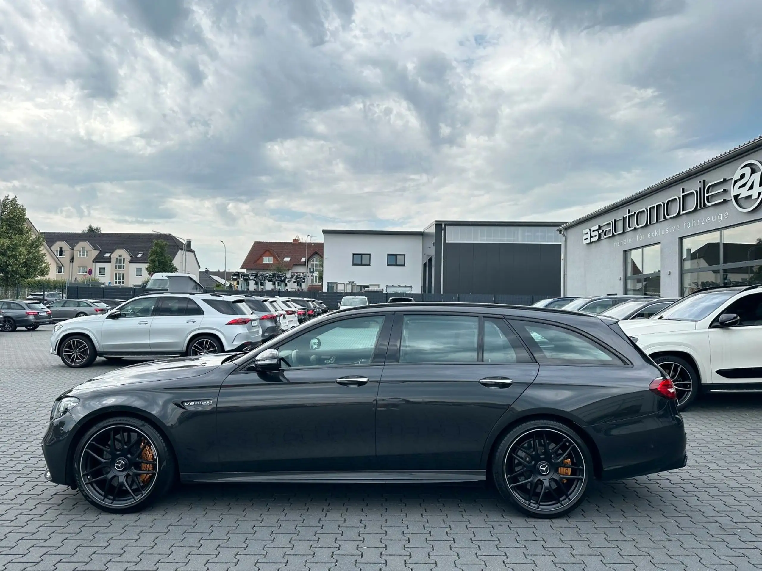 Mercedes-Benz - E 63 AMG