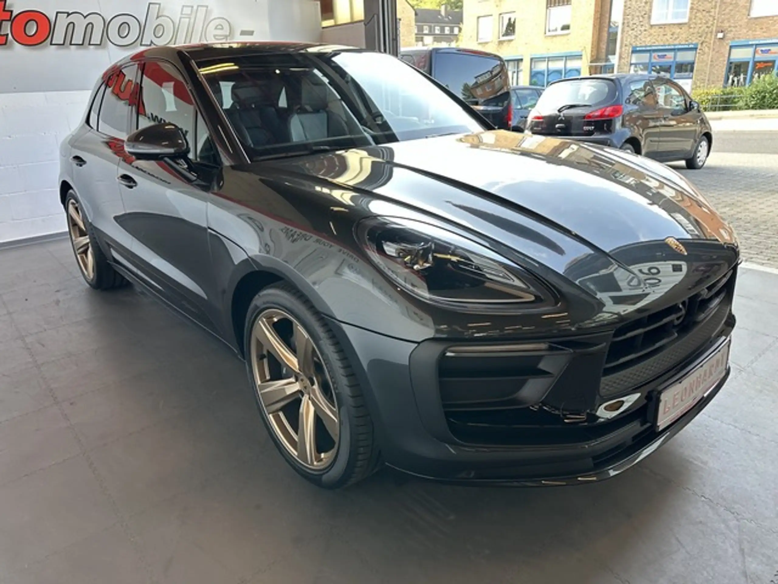 Porsche - Macan