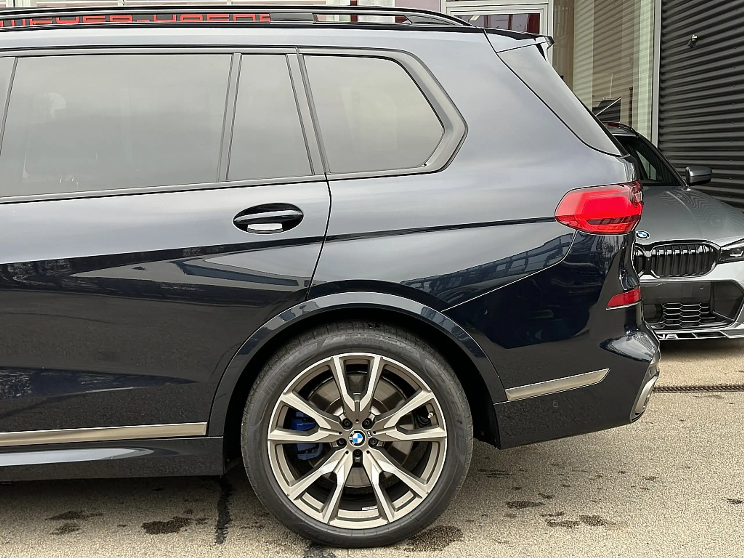 BMW - X7 M