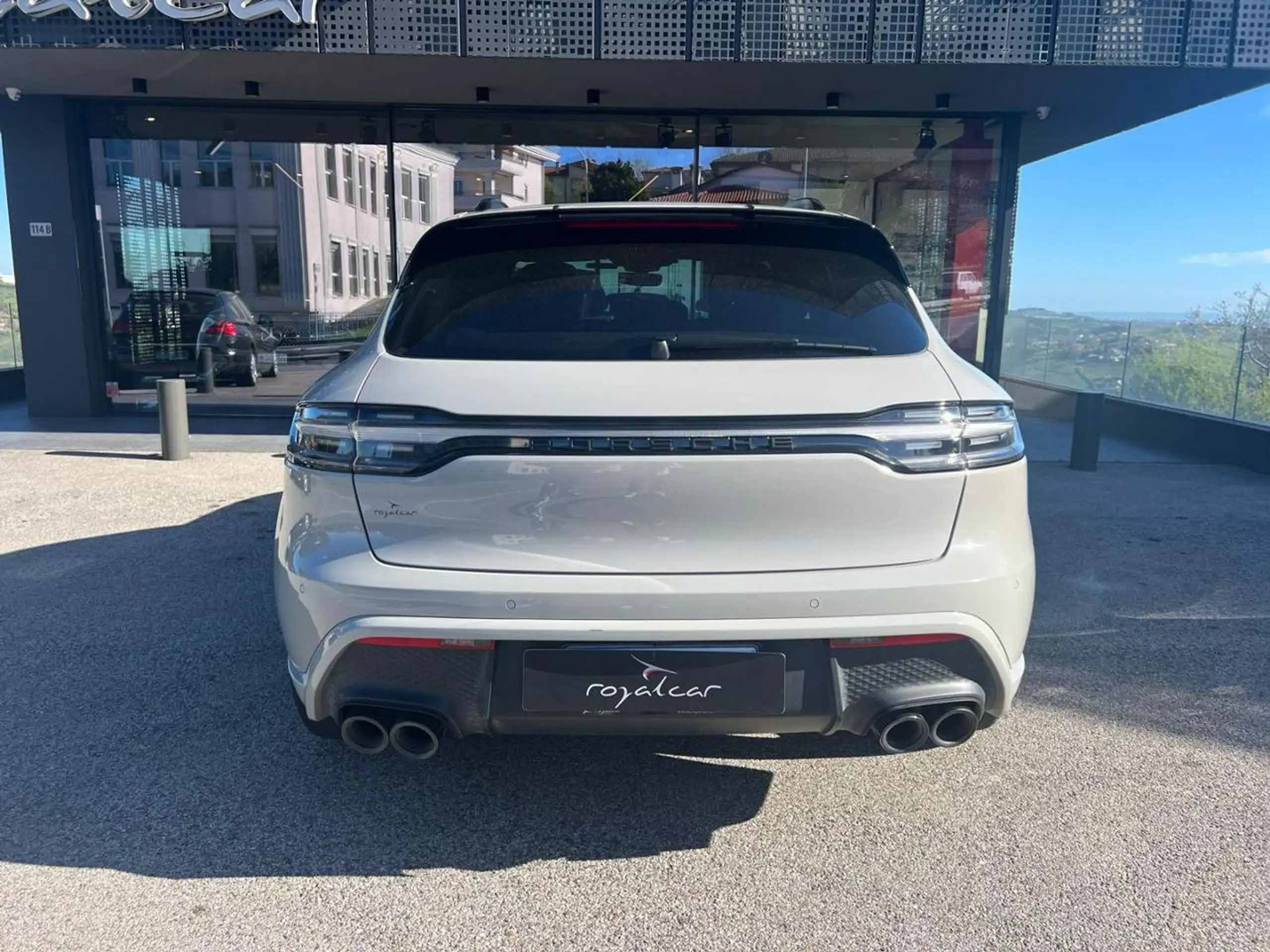 Porsche - Macan