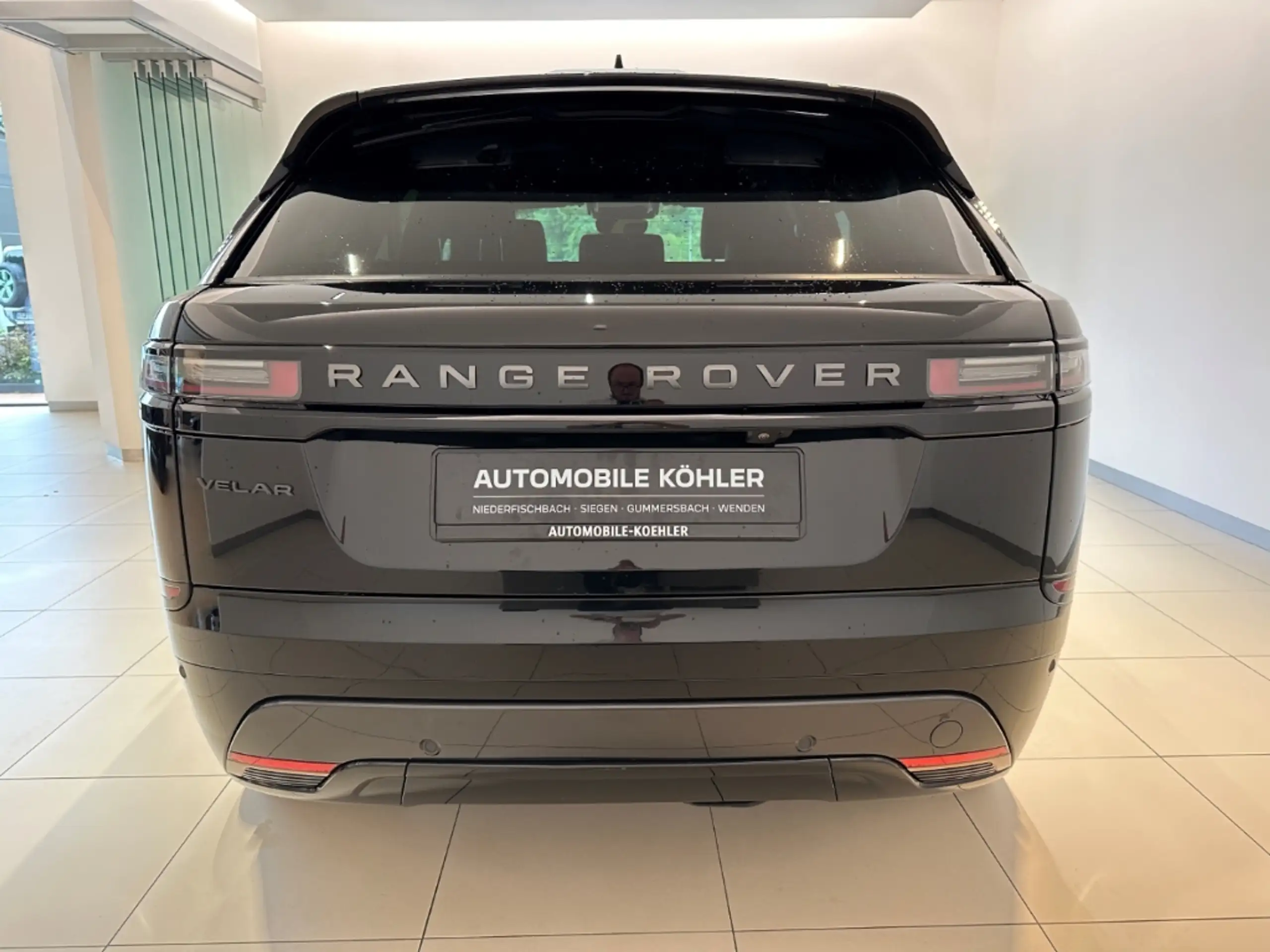 Land Rover - Range Rover Velar